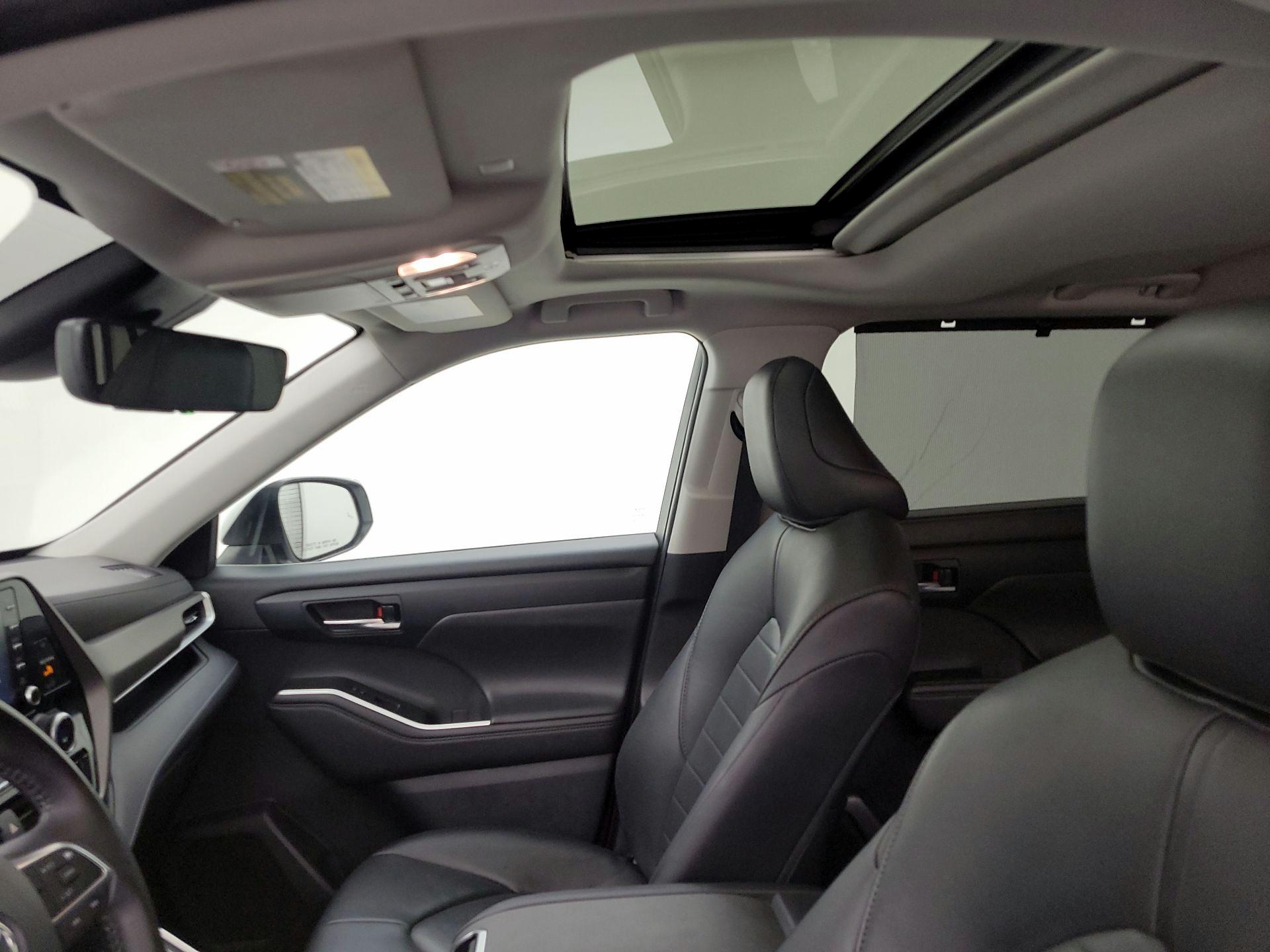 Thumbnail: 2020 Toyota Highlander - 19
