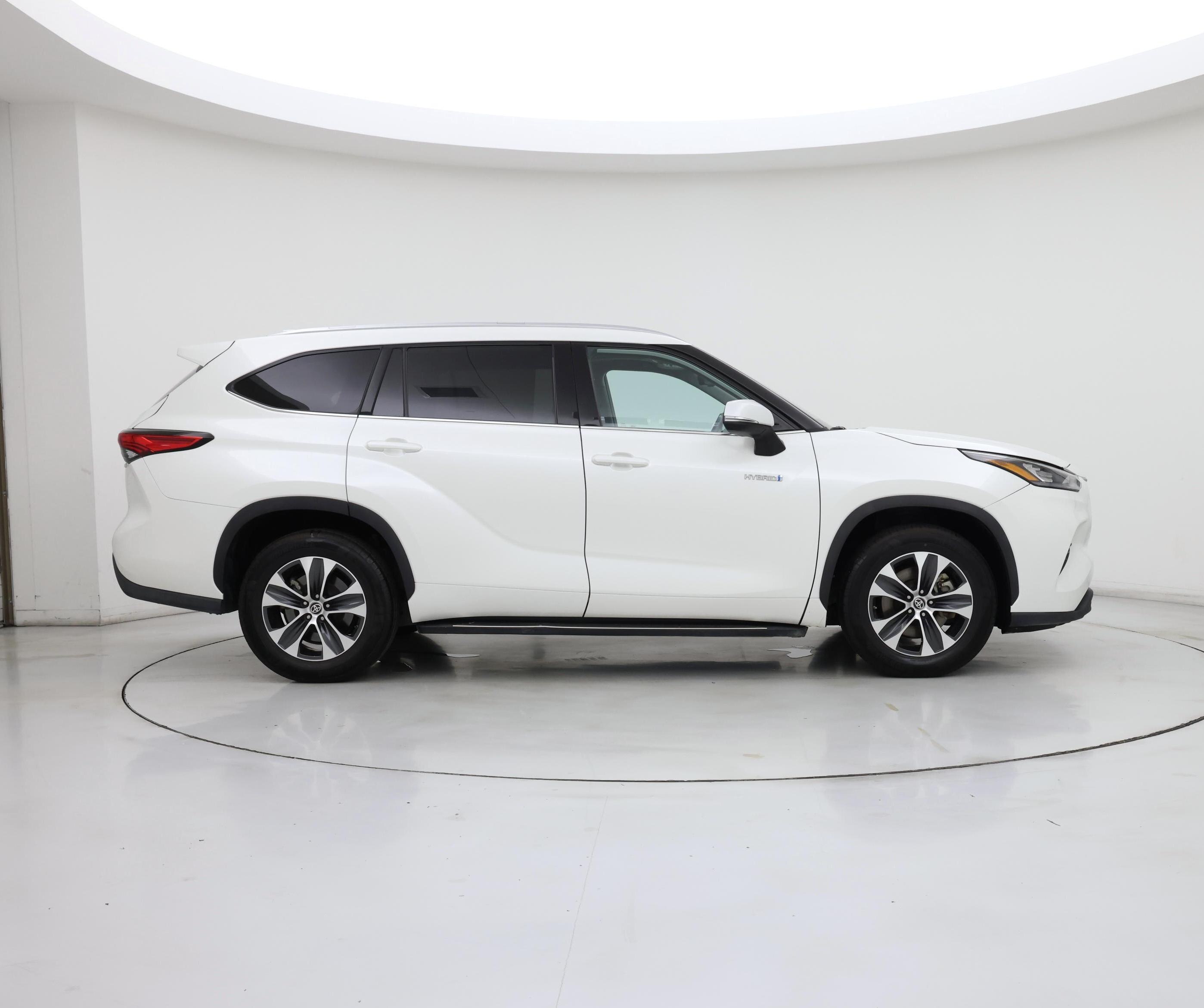 Thumbnail: 2020 Toyota Highlander - 7