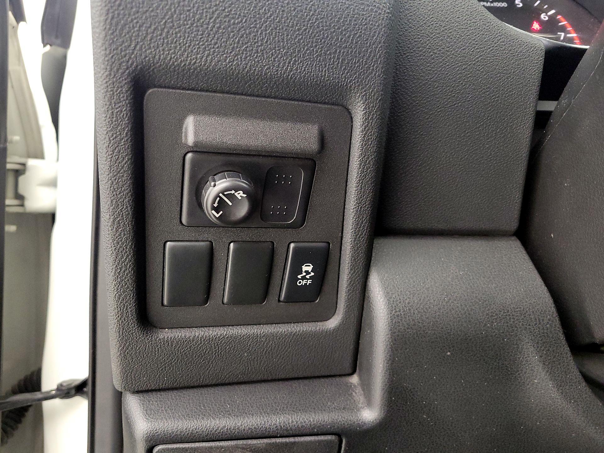 Thumbnail: 2015 Nissan Rogue - 13
