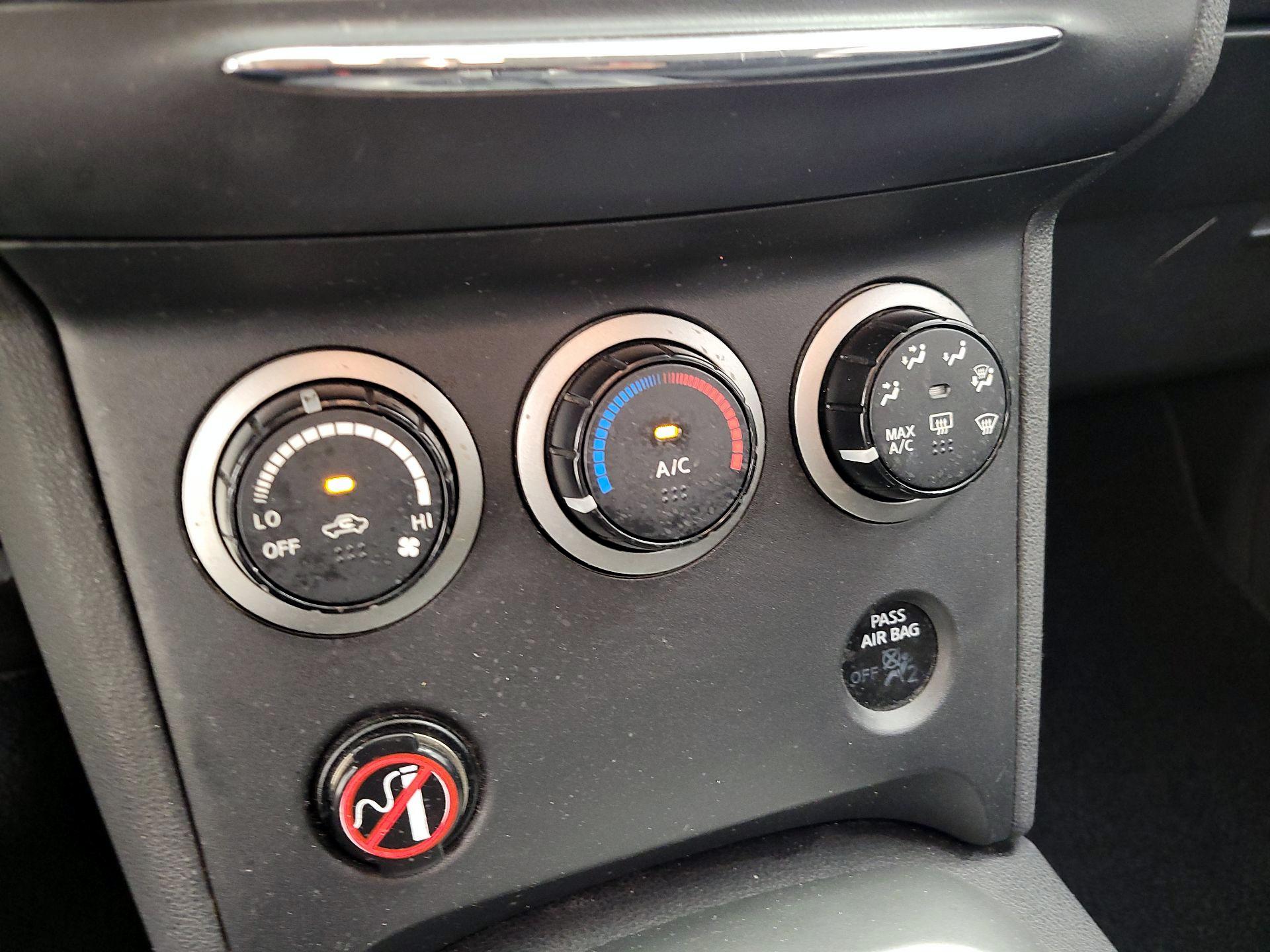 Thumbnail: 2015 Nissan Rogue - 16