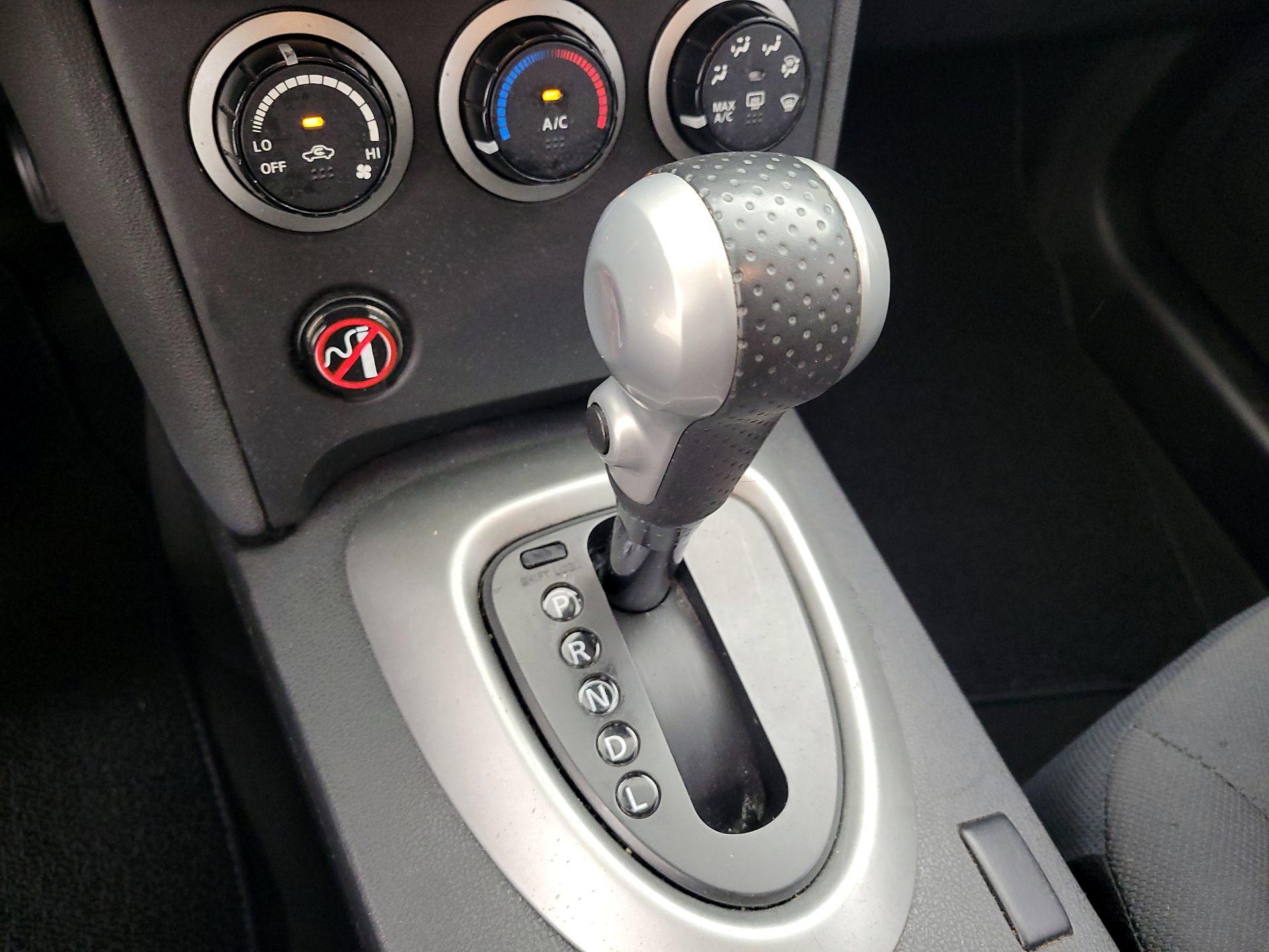Thumbnail: 2015 Nissan Rogue - 17