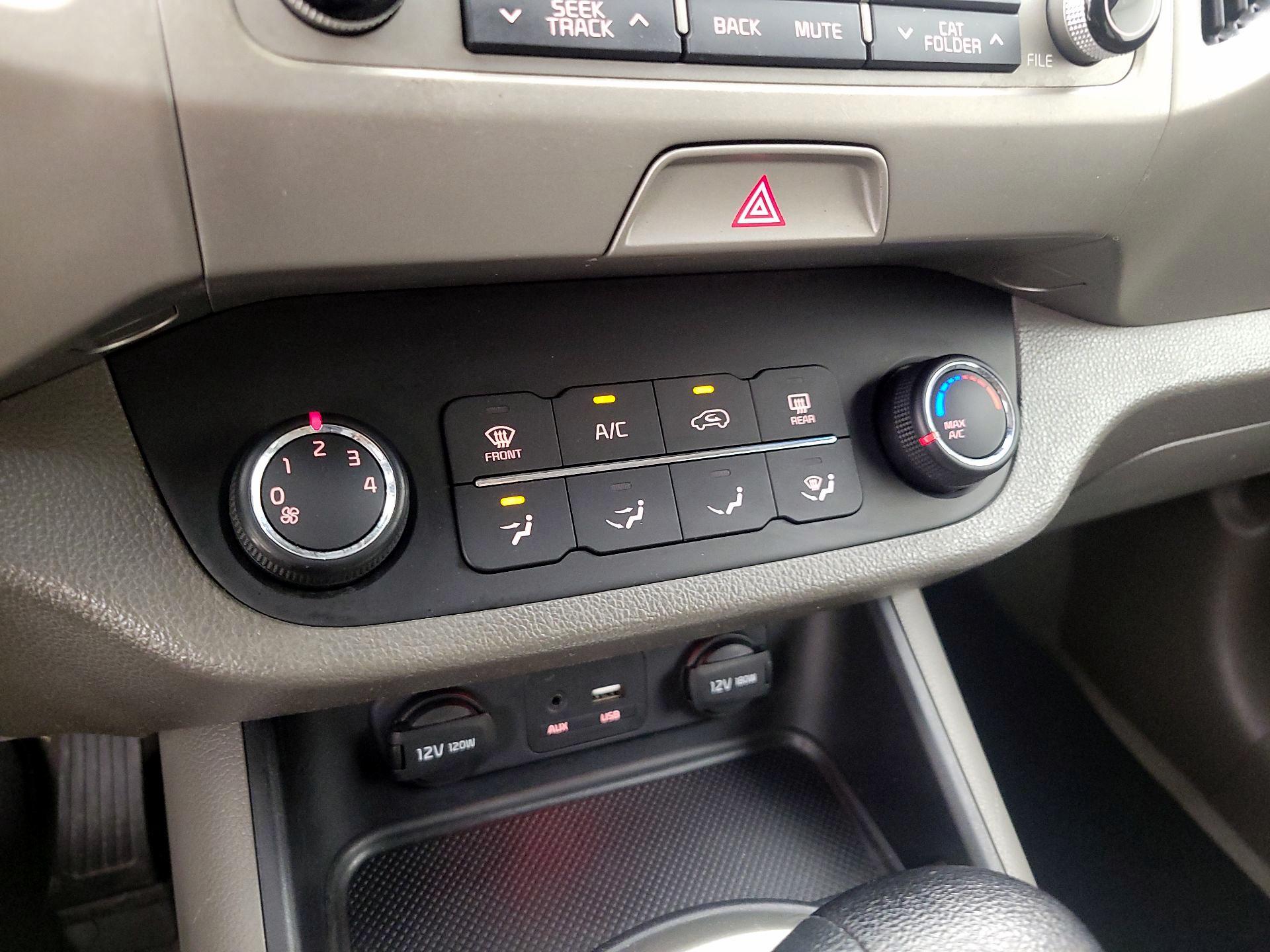 Thumbnail: 2015 Kia Sportage - 15