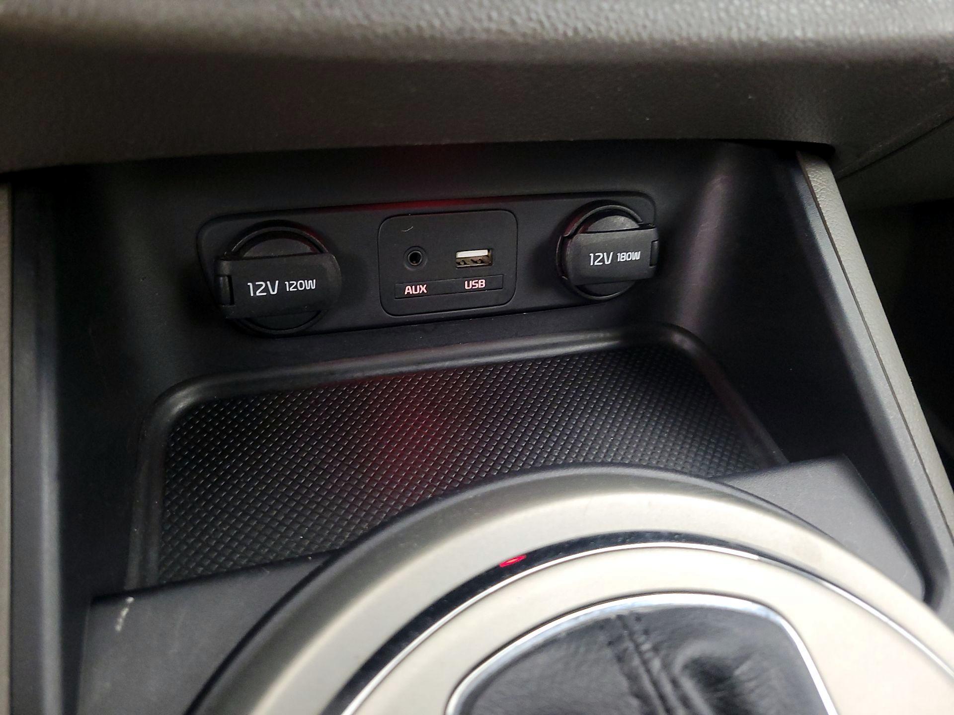 Thumbnail: 2015 Kia Sportage - 17