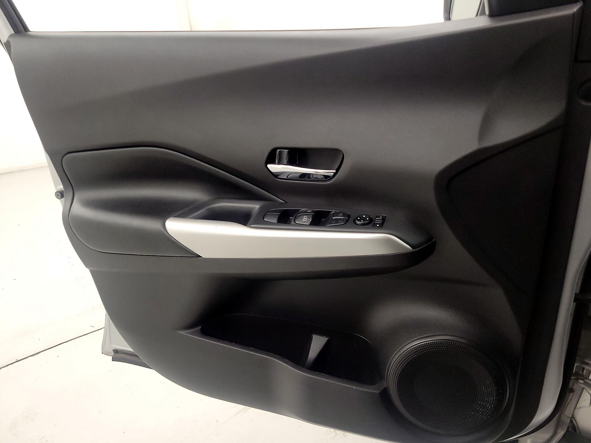 Thumbnail: 2019 Nissan Kicks - 12