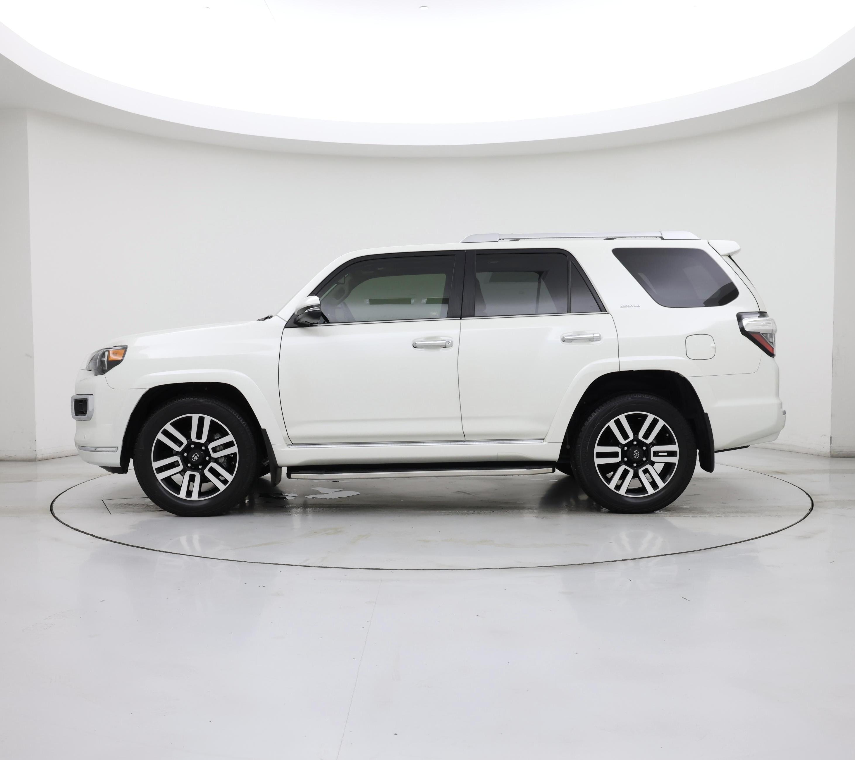 Thumbnail: 2020 Toyota 4Runner - 3