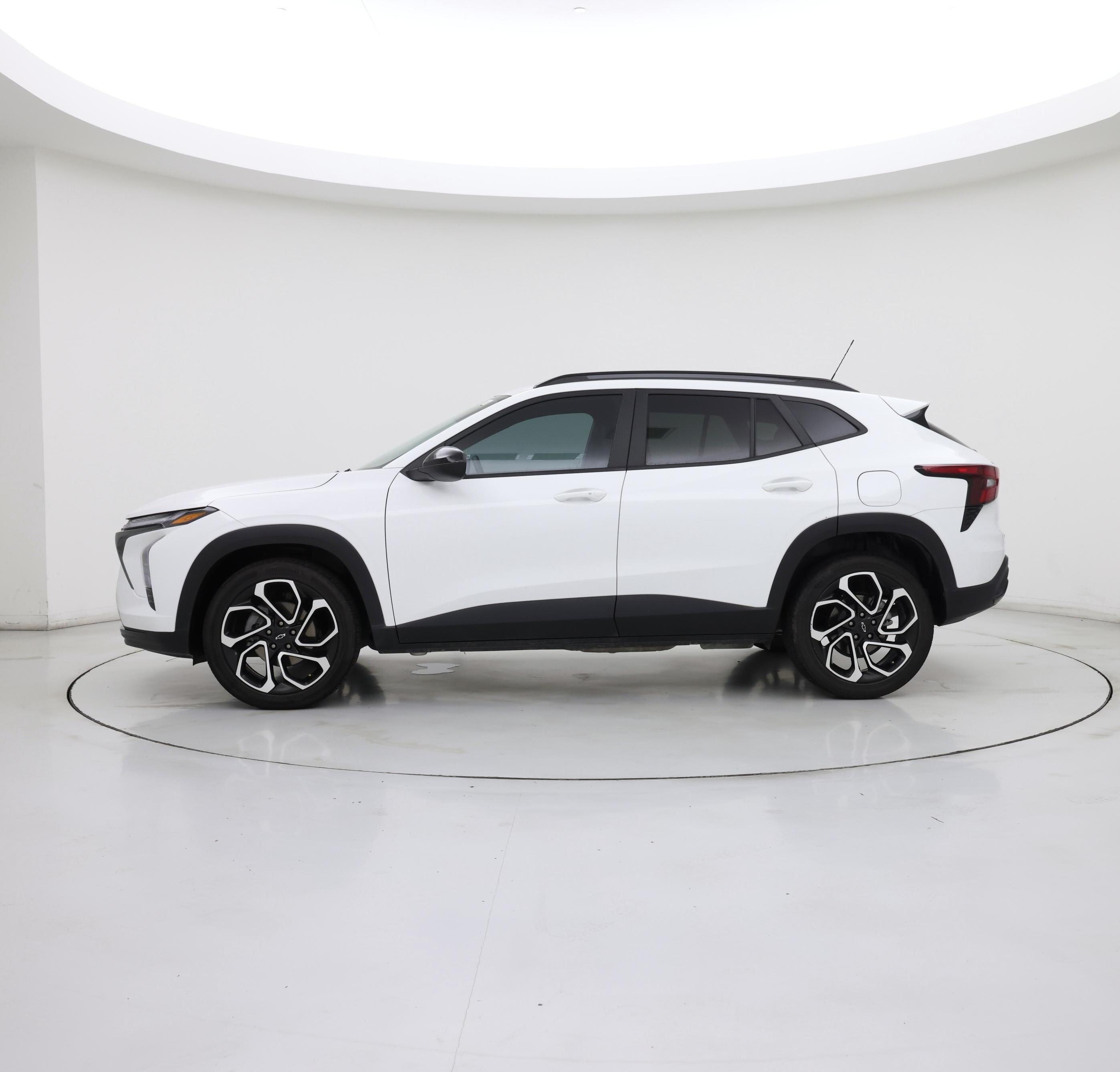 Thumbnail: 2024 Chevrolet Trax - 3