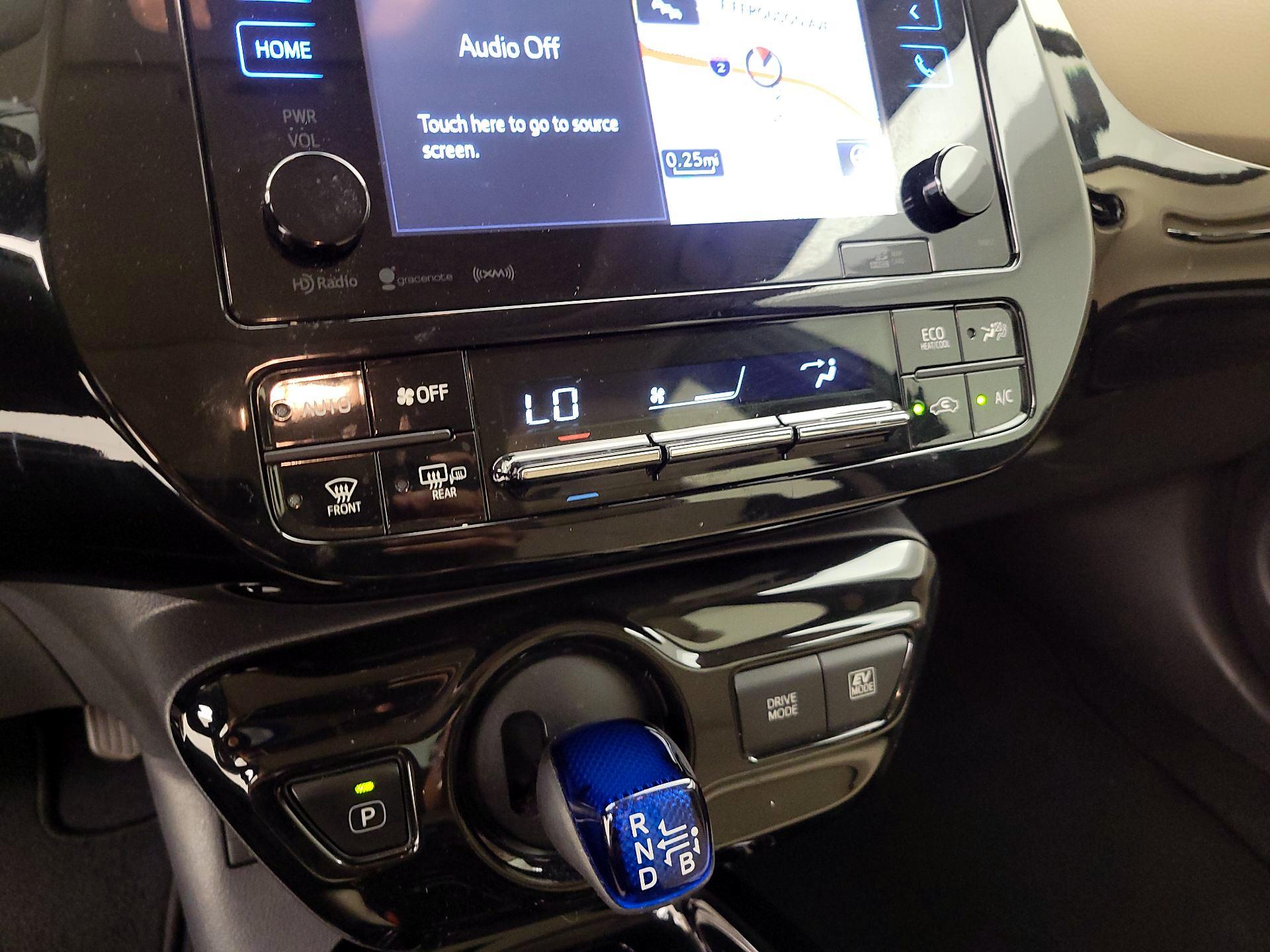 Thumbnail: 2017 Toyota Prius - 17