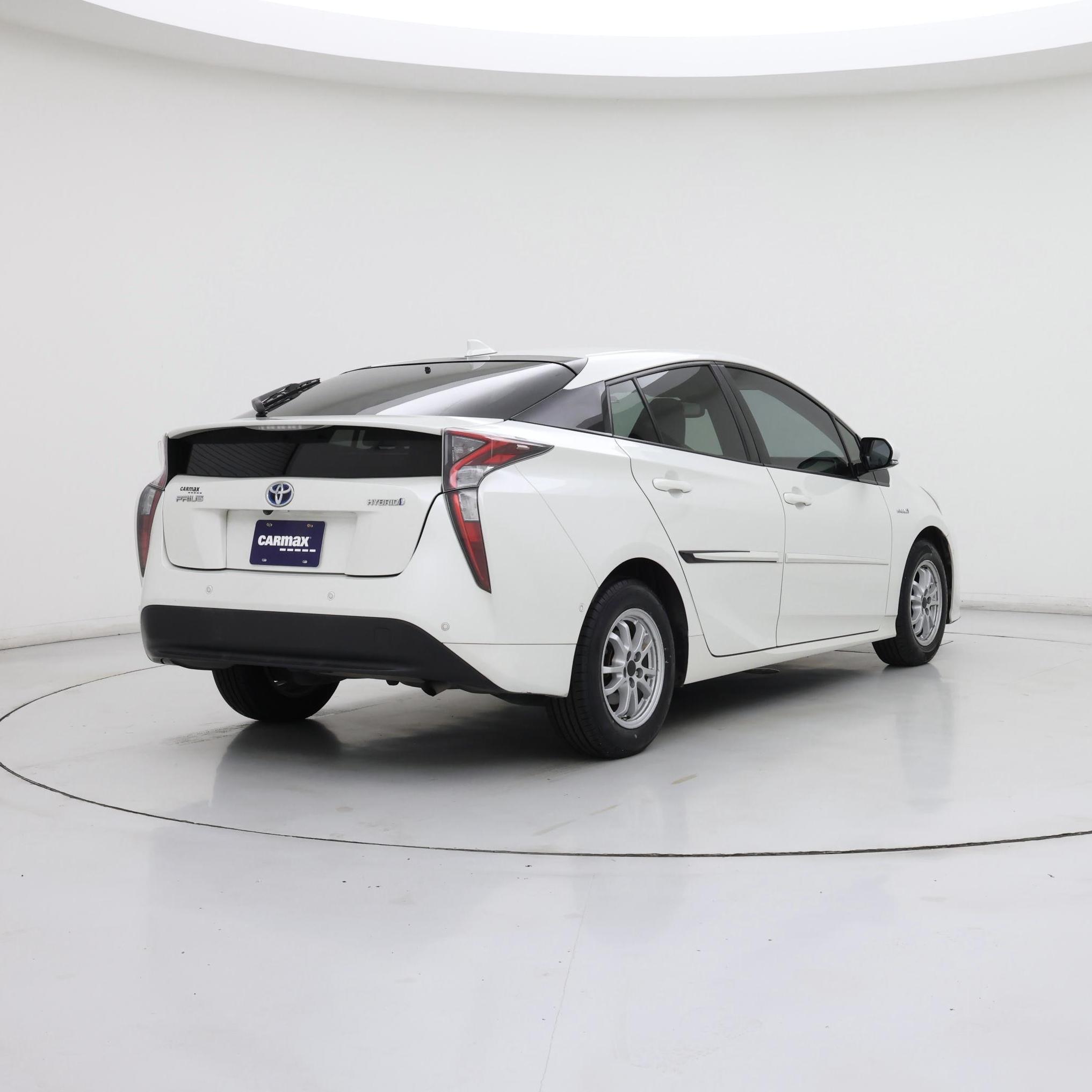 Thumbnail: 2017 Toyota Prius - 8