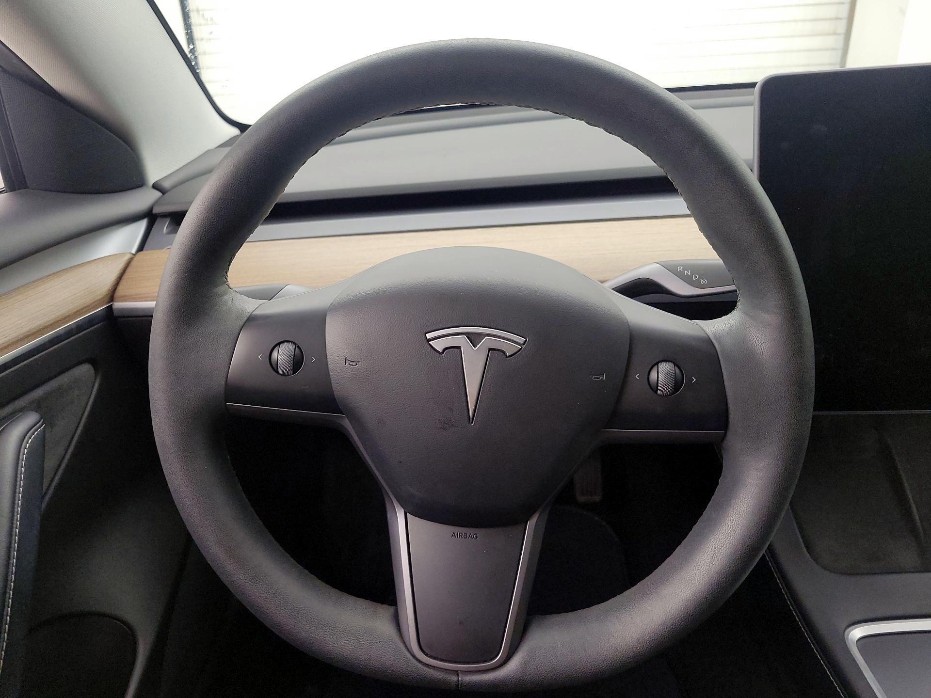 Thumbnail: 2021 Tesla Model 3 - 10