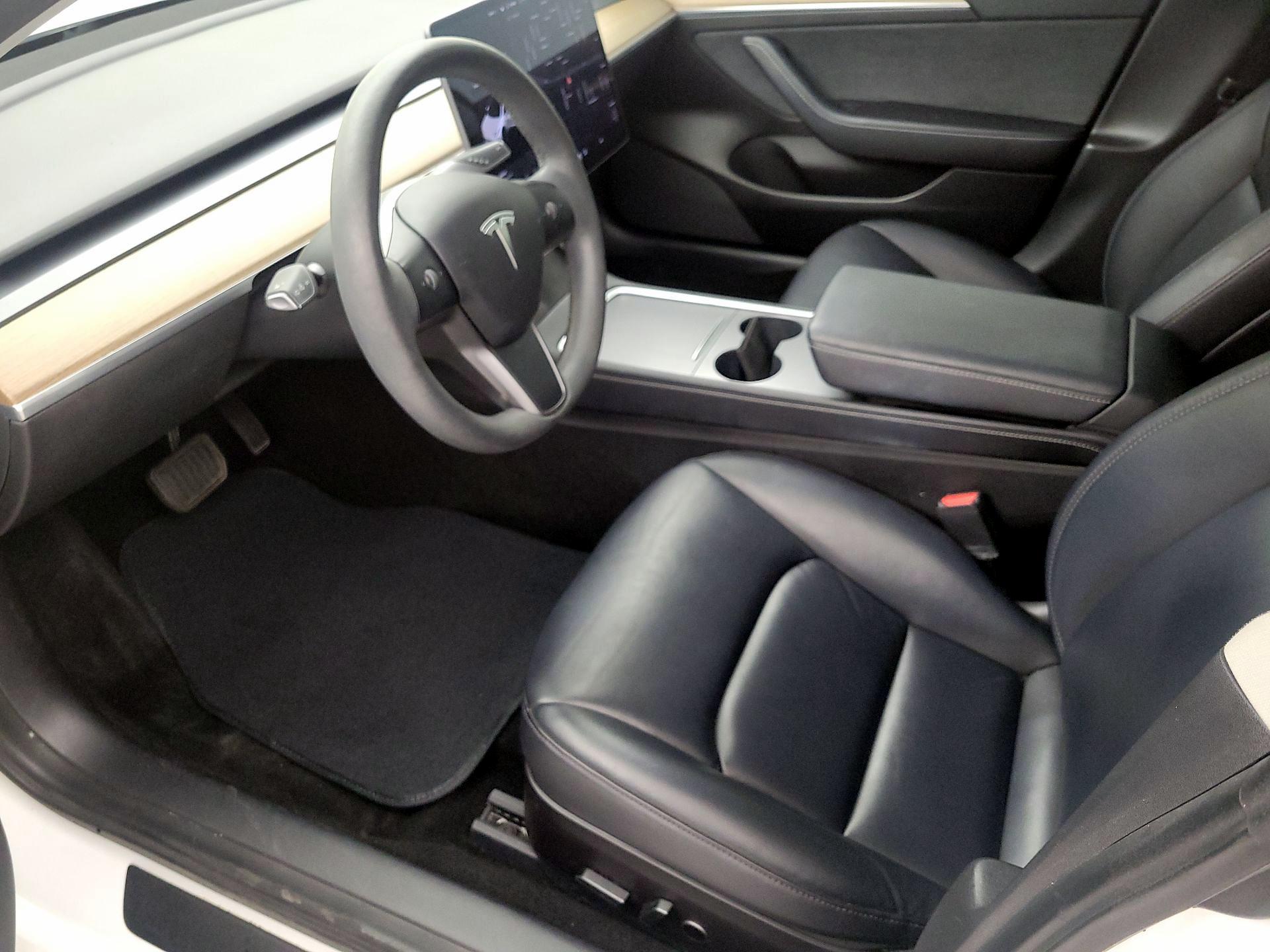 Thumbnail: 2021 Tesla Model 3 - 11