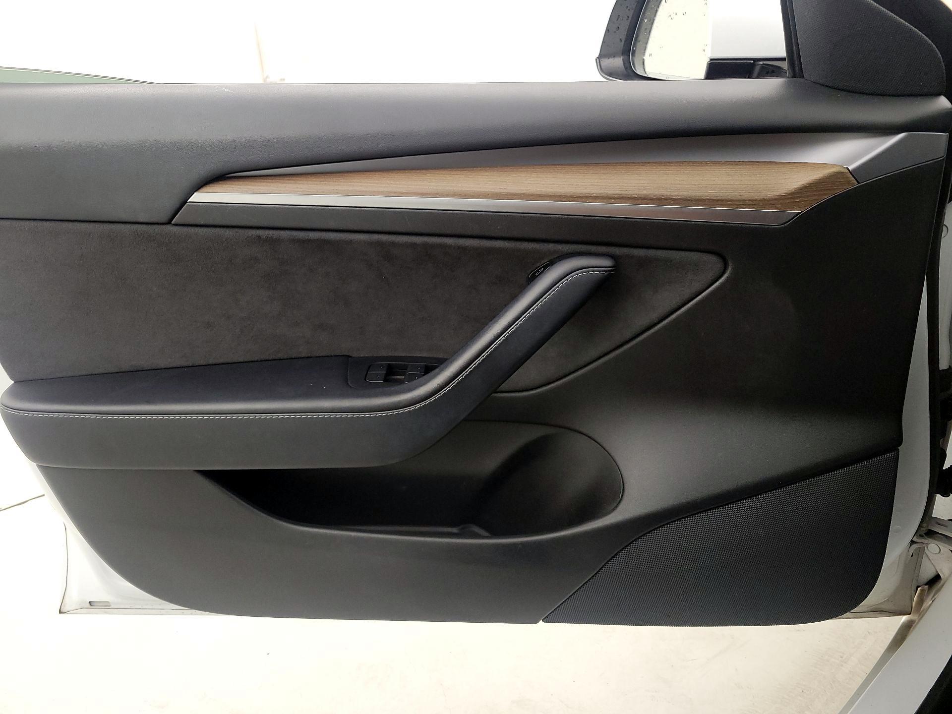 Thumbnail: 2021 Tesla Model 3 - 12
