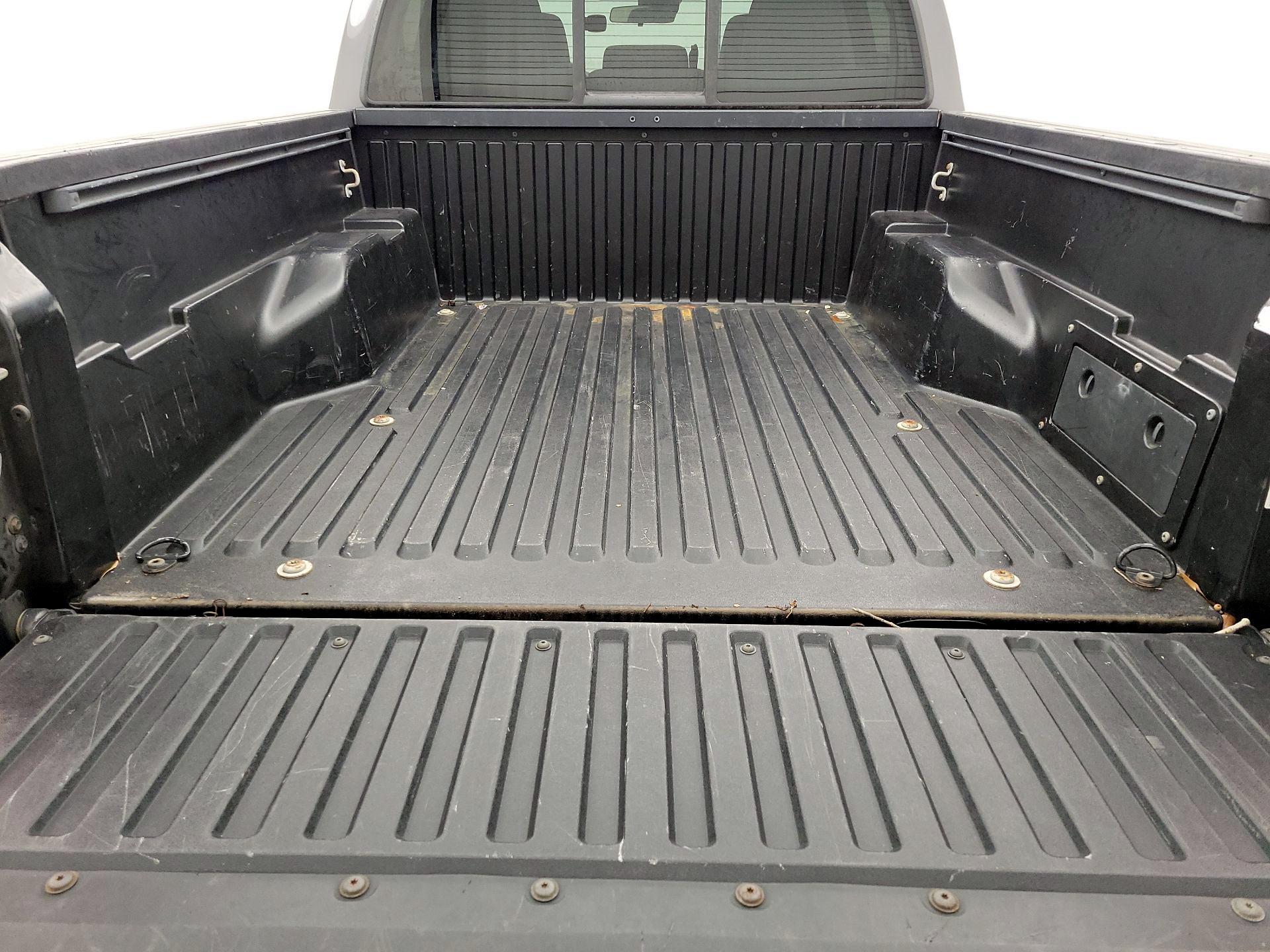 Thumbnail: 2019 Toyota Tacoma - 20