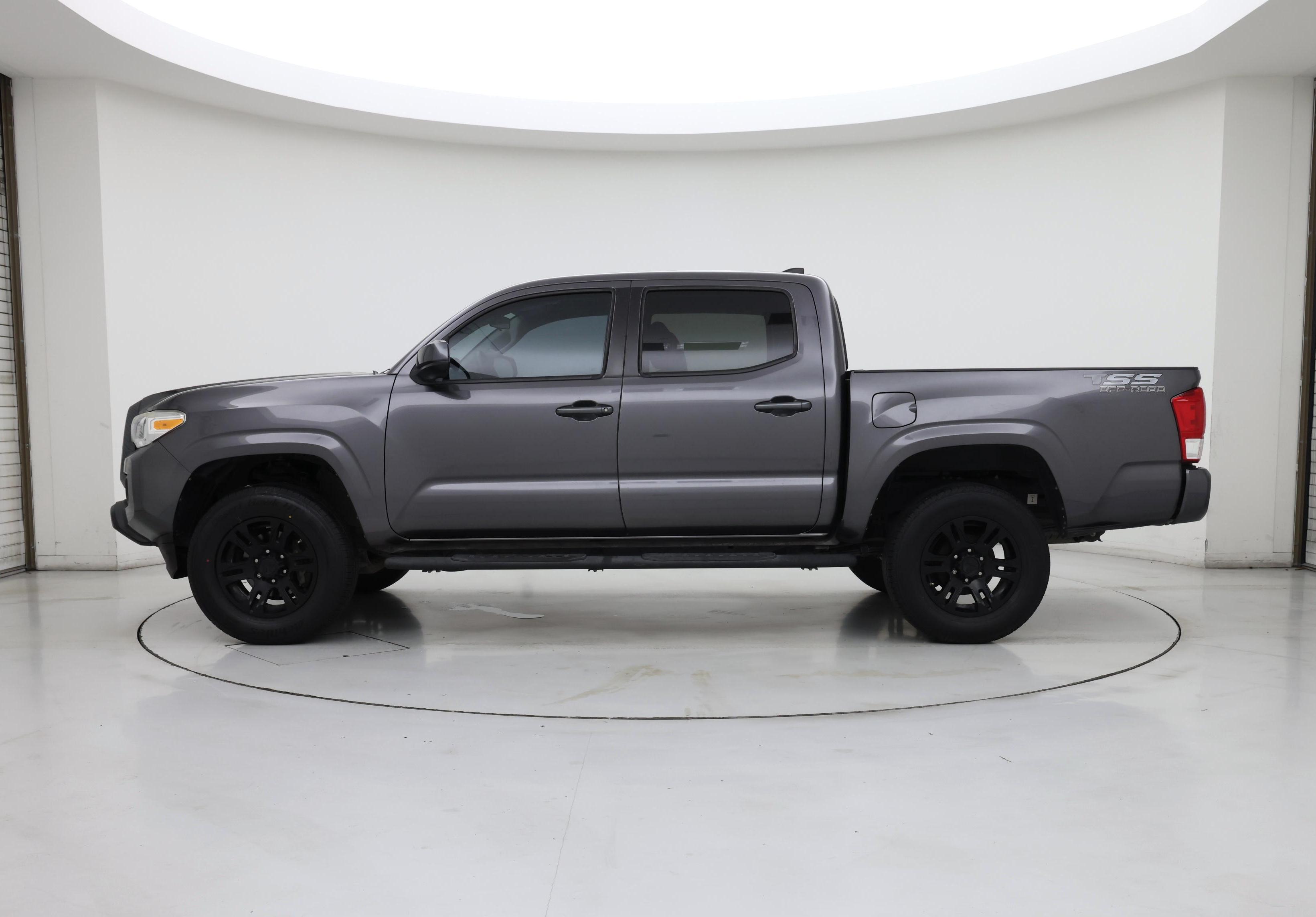Thumbnail: 2019 Toyota Tacoma - 3