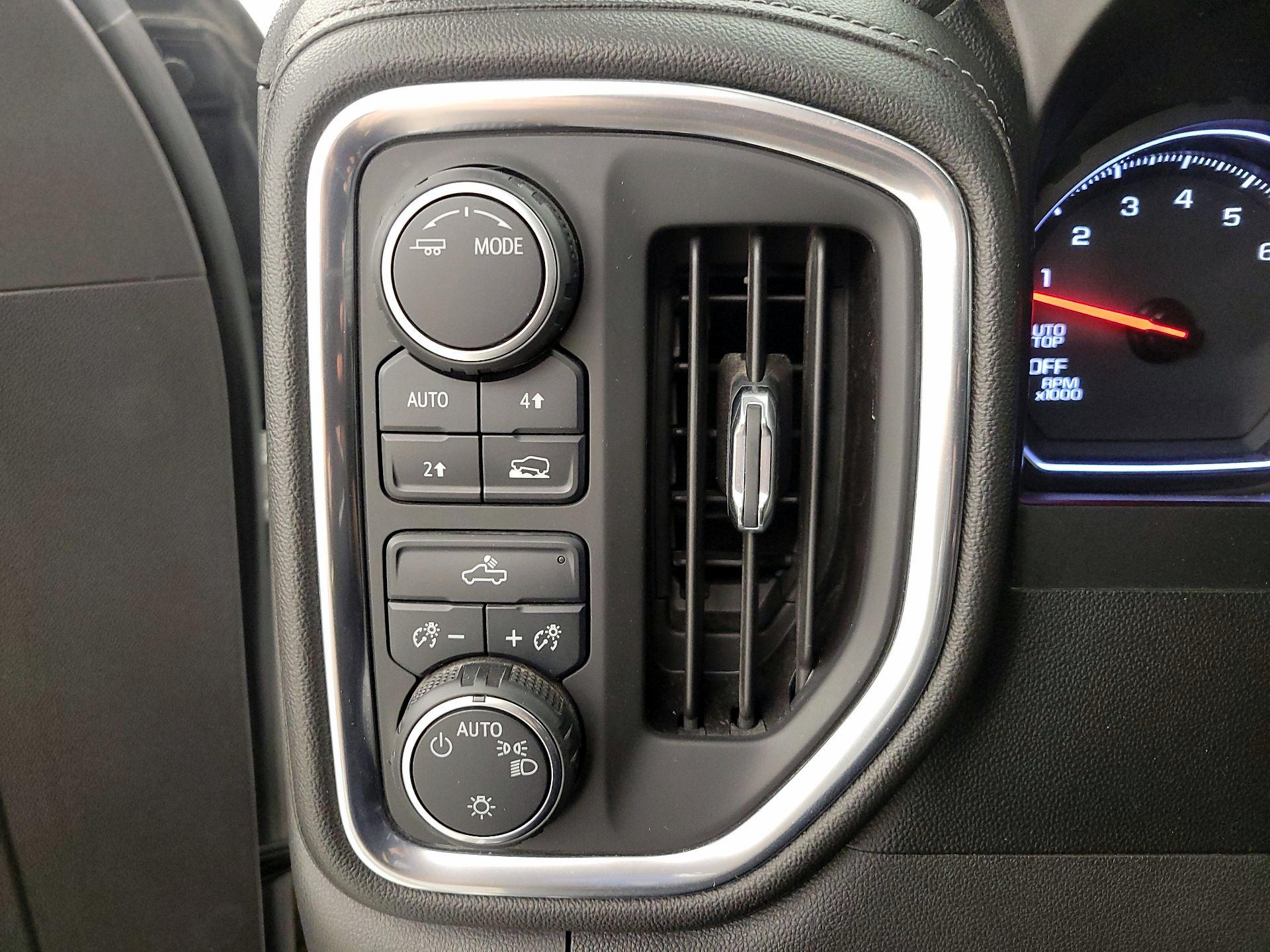 Thumbnail: 2020 Chevrolet Silverado 1500 - 13