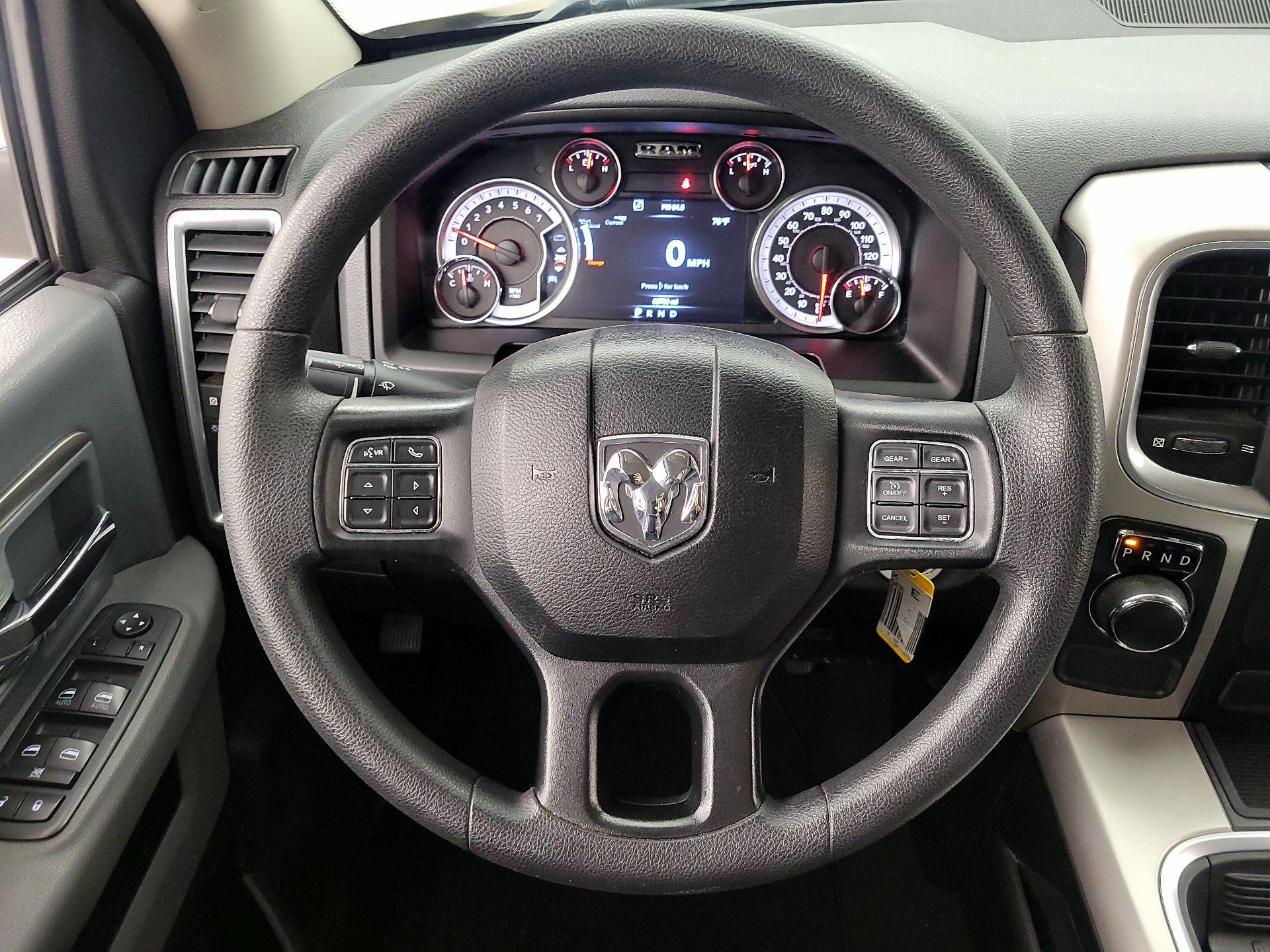 Thumbnail: 2019 RAM 1500 Classic - 10