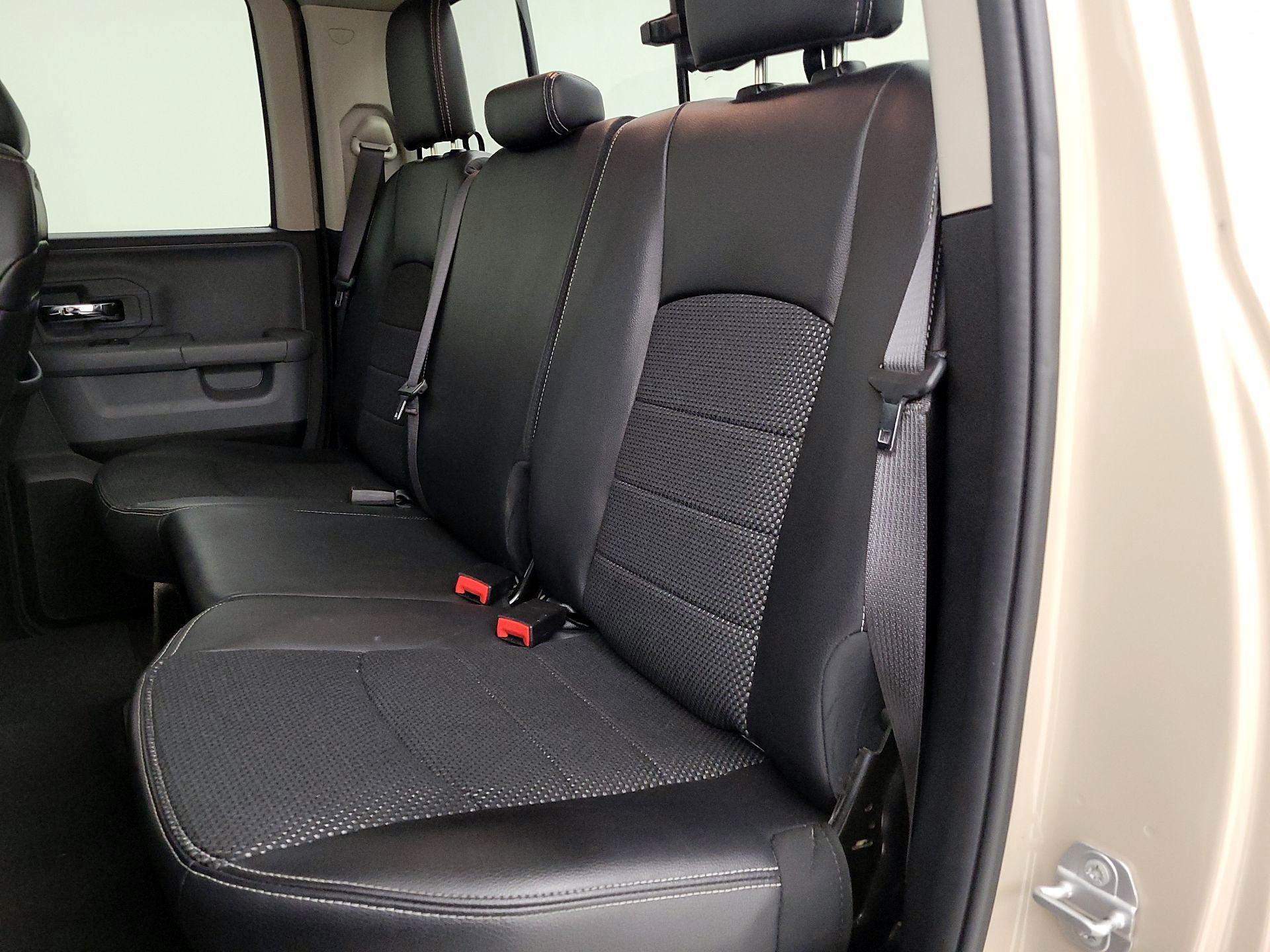 Thumbnail: 2019 RAM 1500 Classic - 19