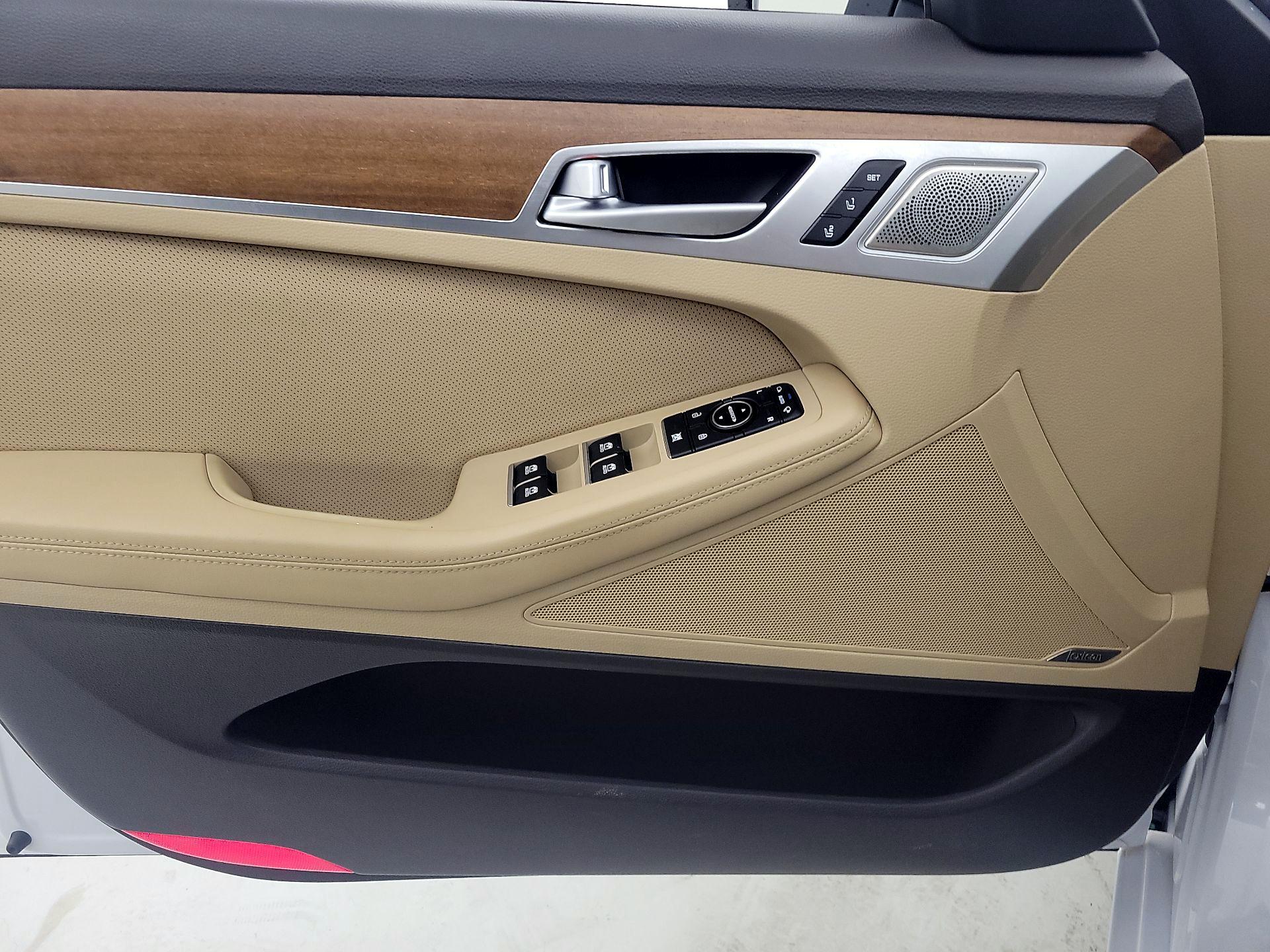 Thumbnail: 2018 Genesis G80 - 12