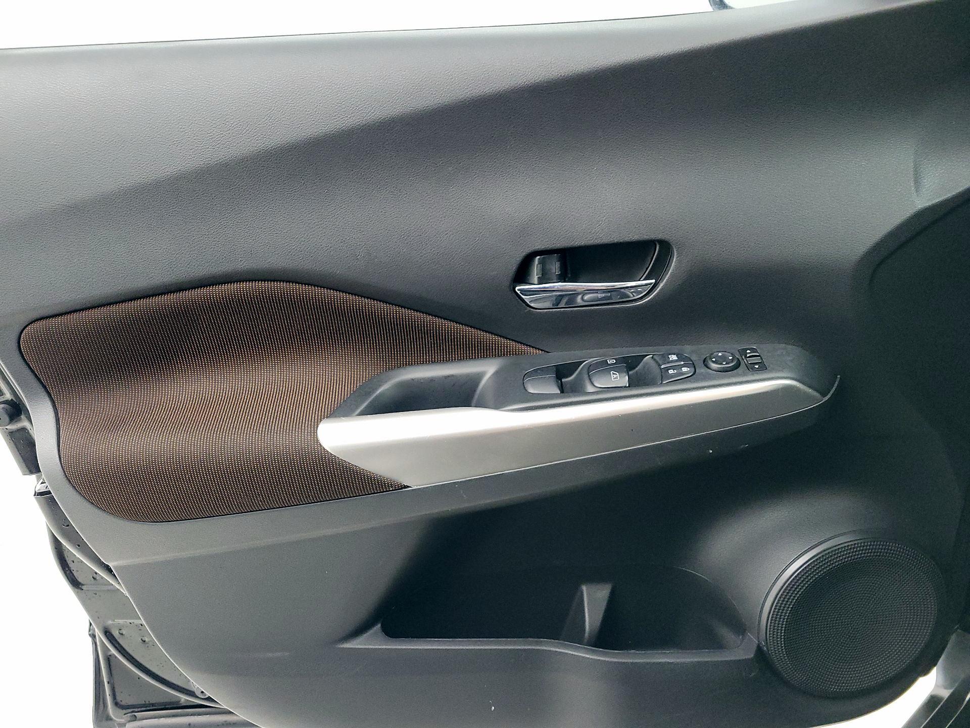 Thumbnail: 2018 Nissan Kicks - 12