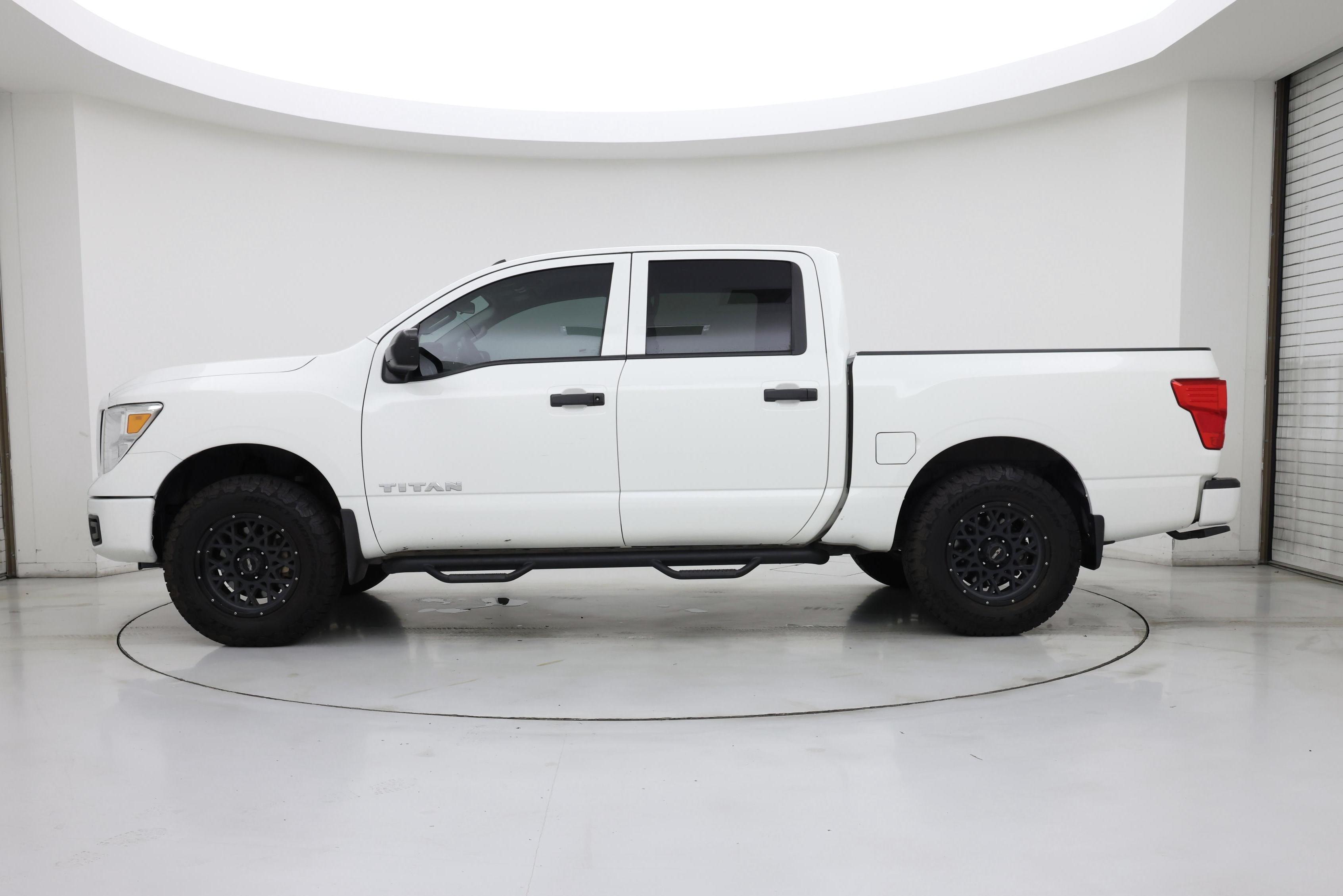 Thumbnail: 2019 Nissan Titan - 3