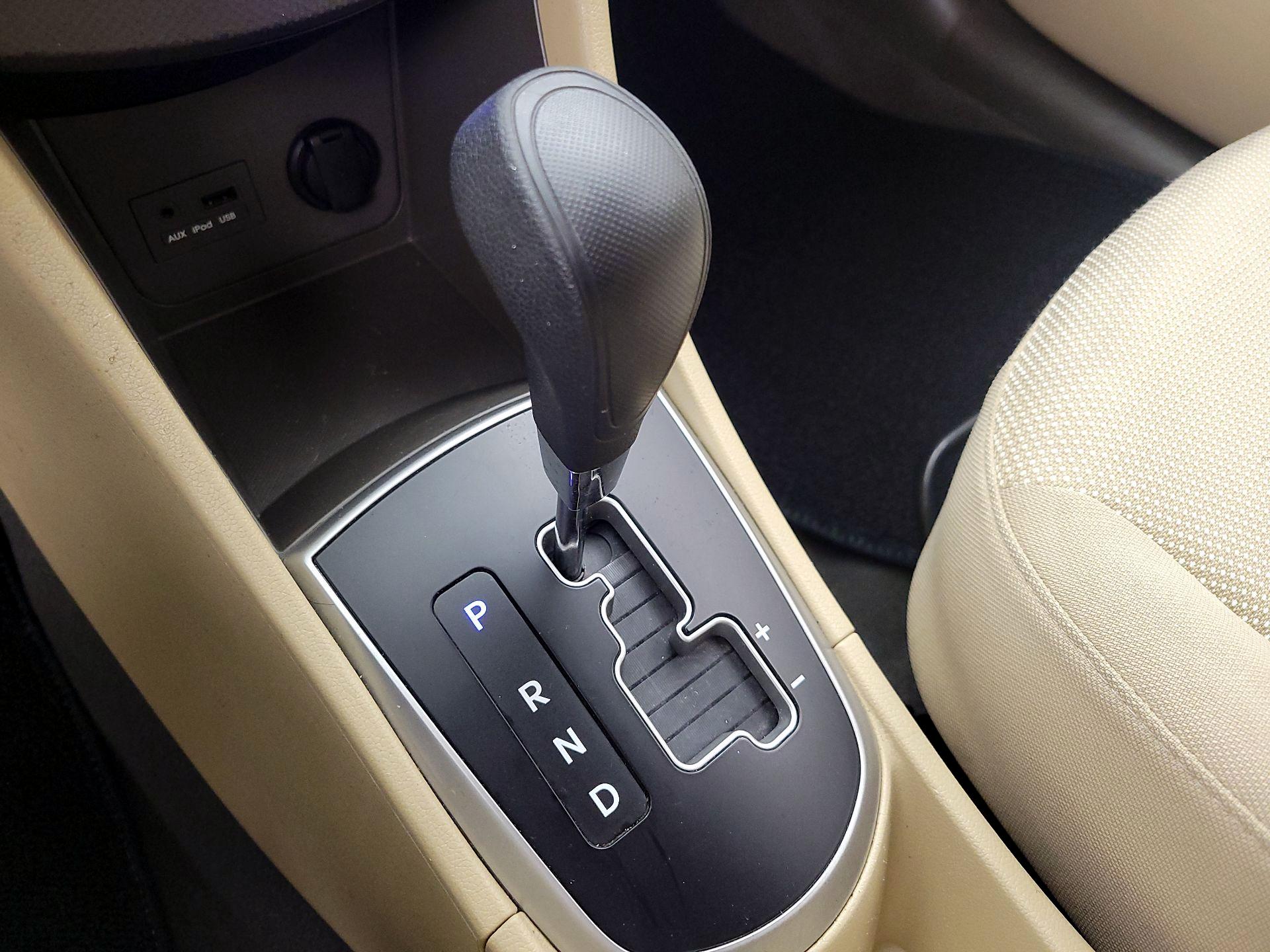 Thumbnail: 2013 Hyundai Accent - 16