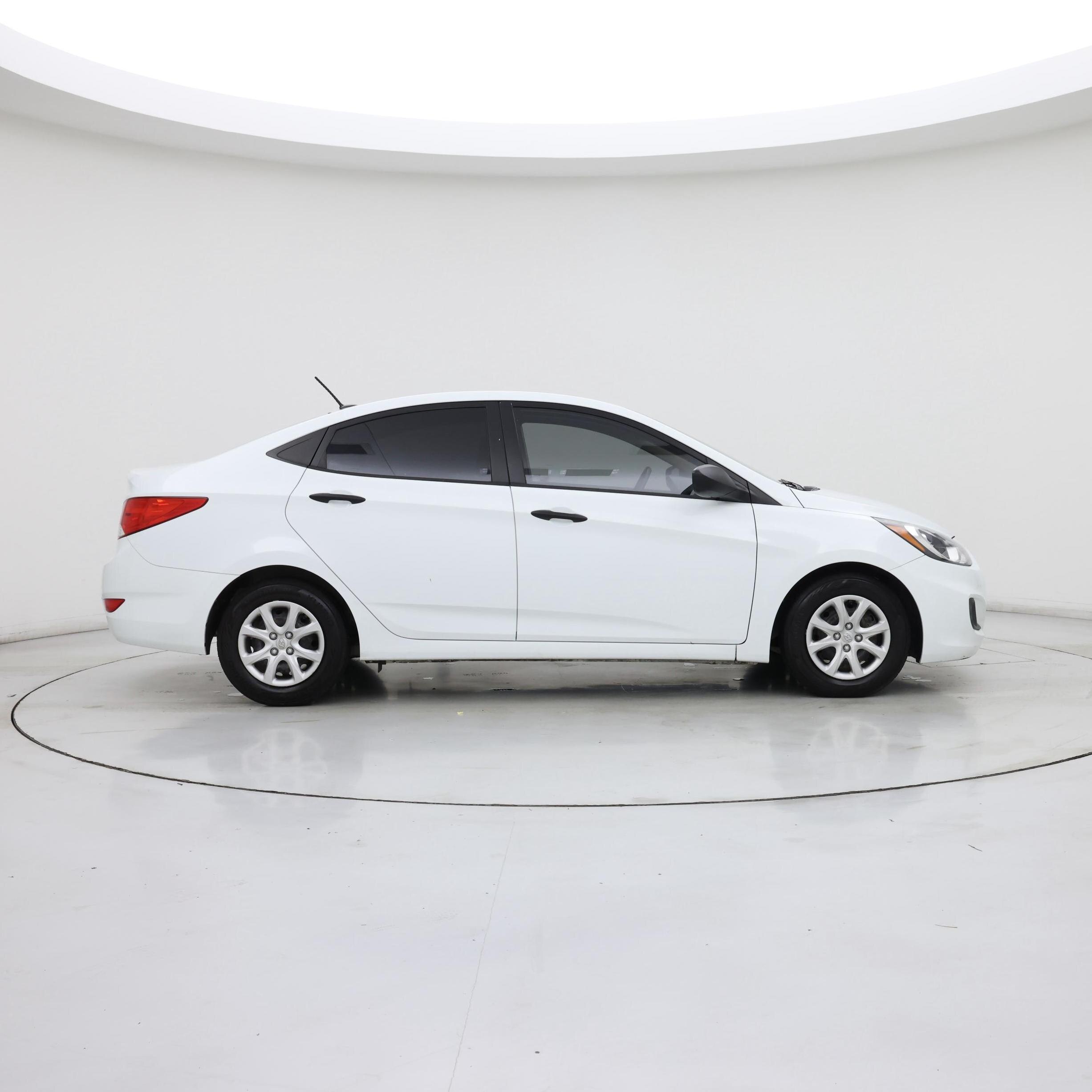 Thumbnail: 2013 Hyundai Accent - 7