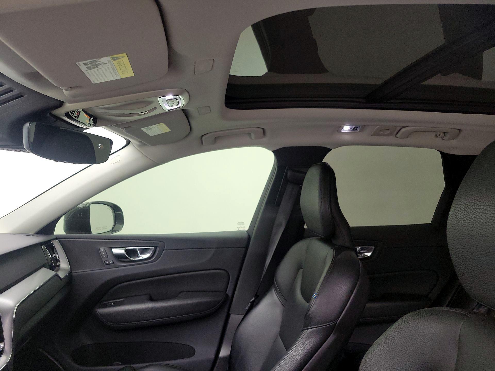 Thumbnail: 2019 Volvo XC60 - 19