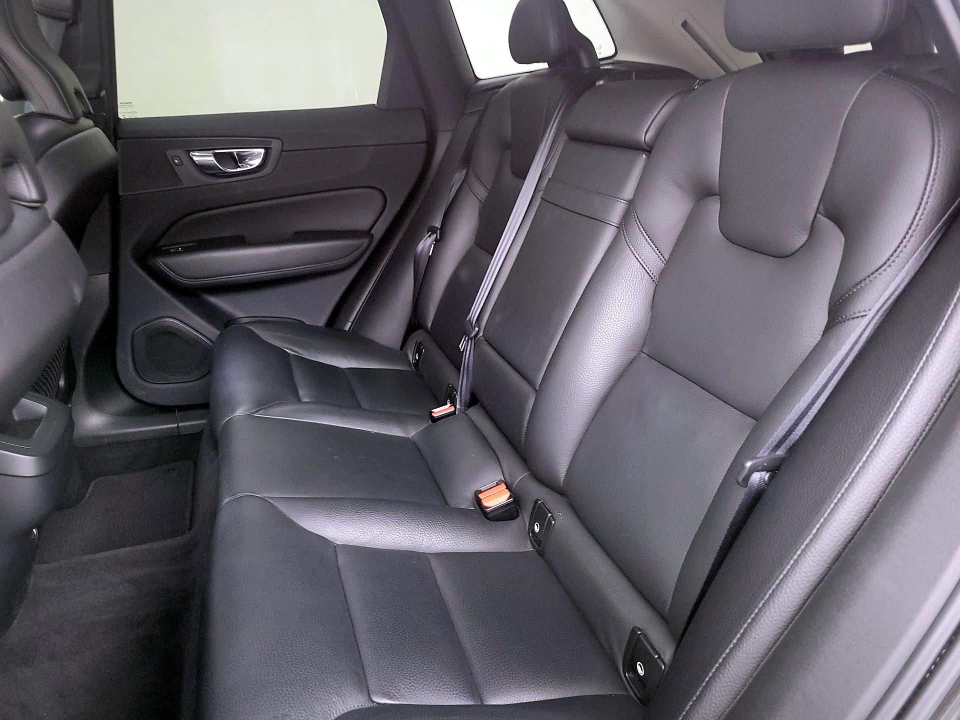 Thumbnail: 2019 Volvo XC60 - 20