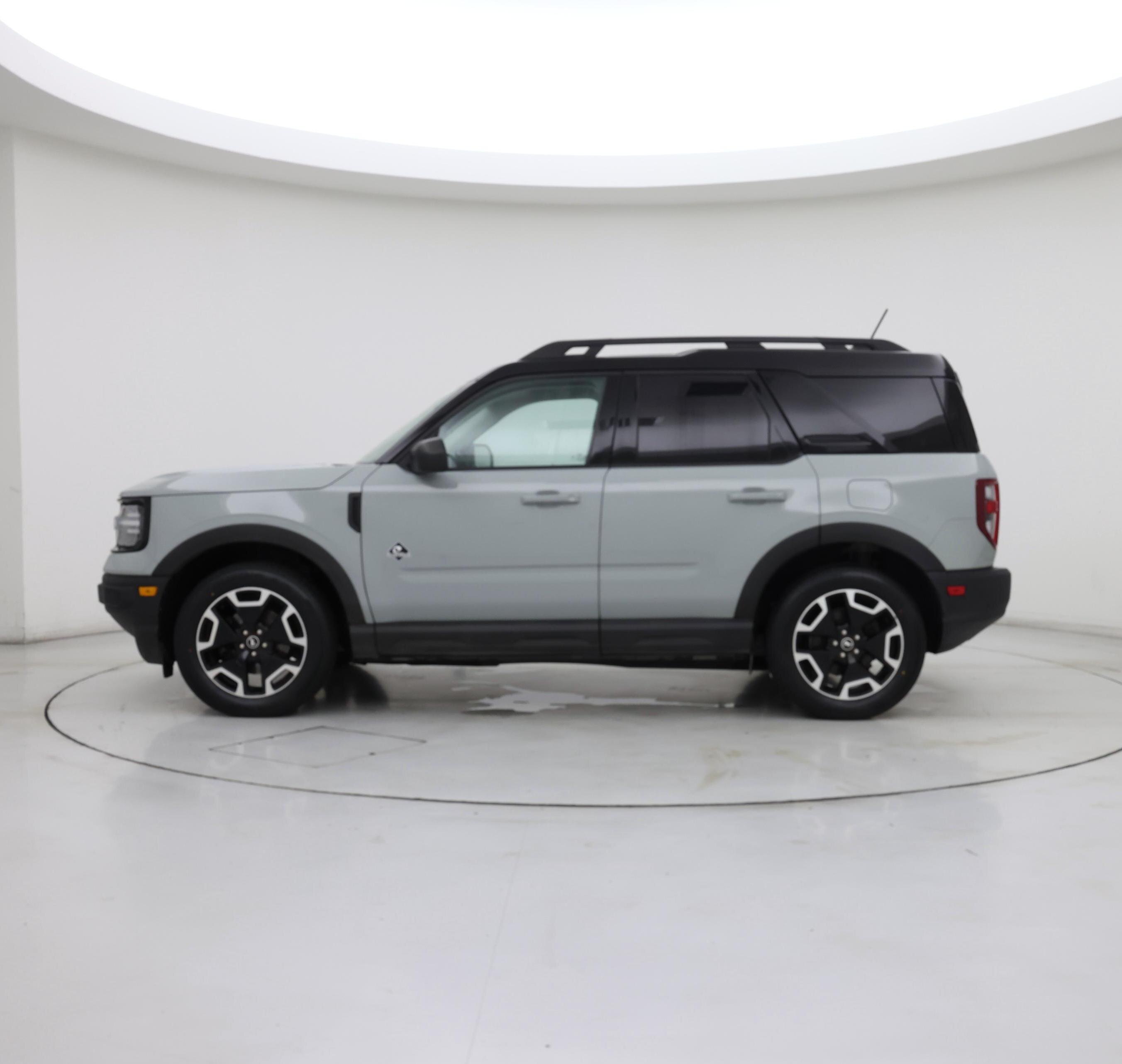 Thumbnail: 2022 Ford Bronco Sport - 3