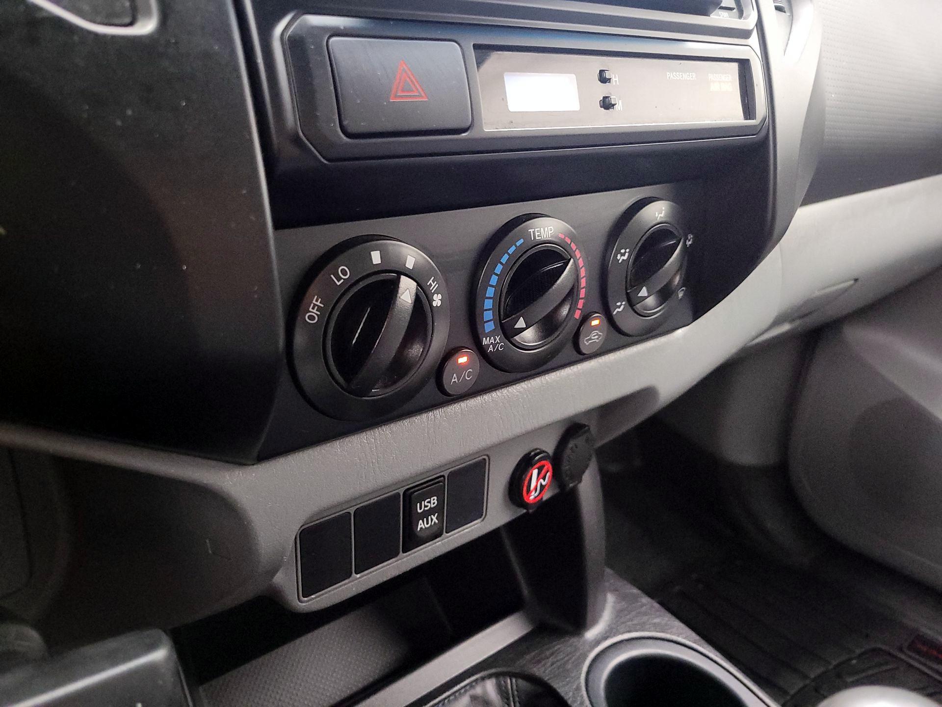 Thumbnail: 2014 Toyota Tacoma - 15