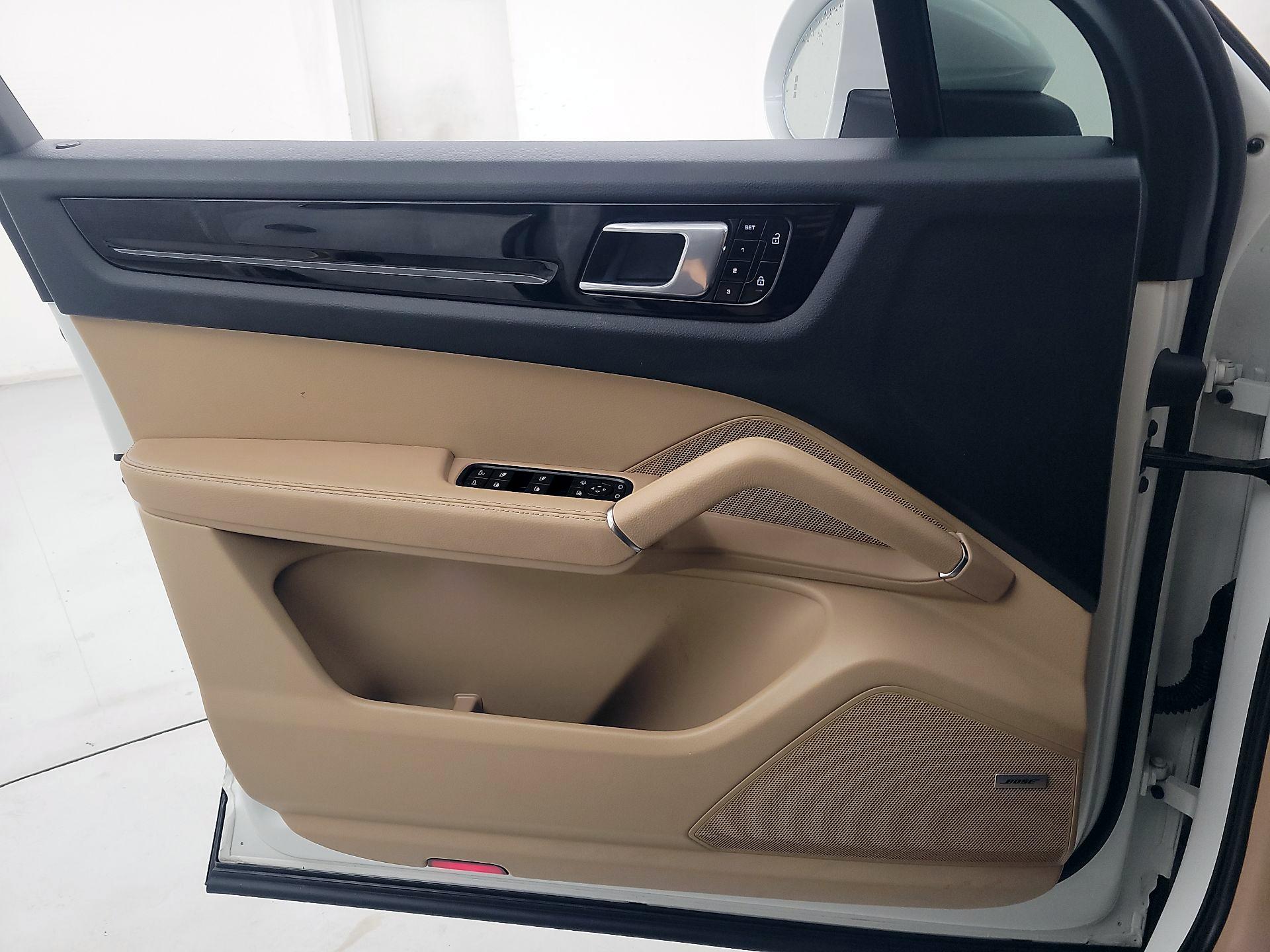 Thumbnail: 2019 Porsche Cayenne - 12