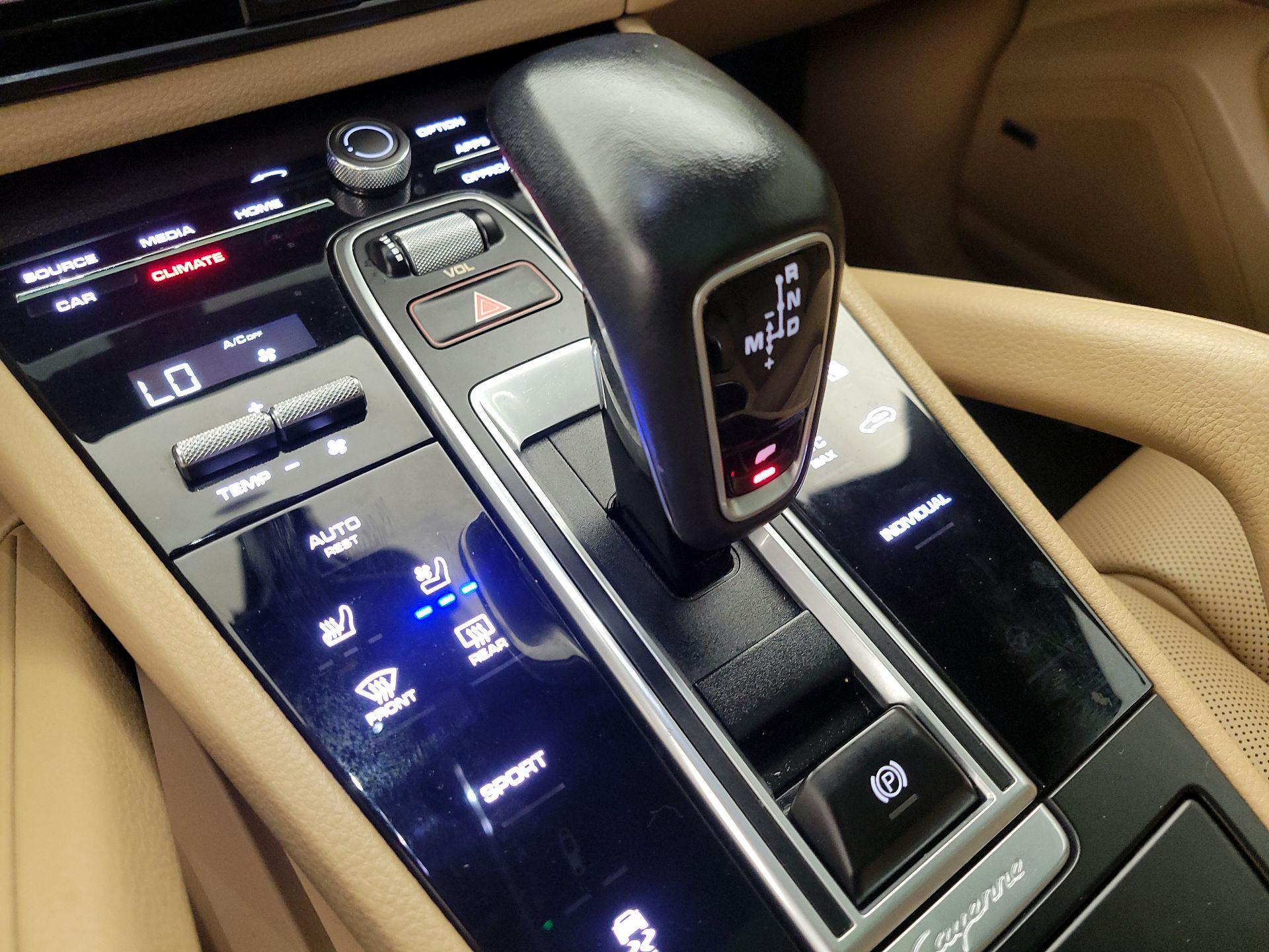 Thumbnail: 2019 Porsche Cayenne - 18