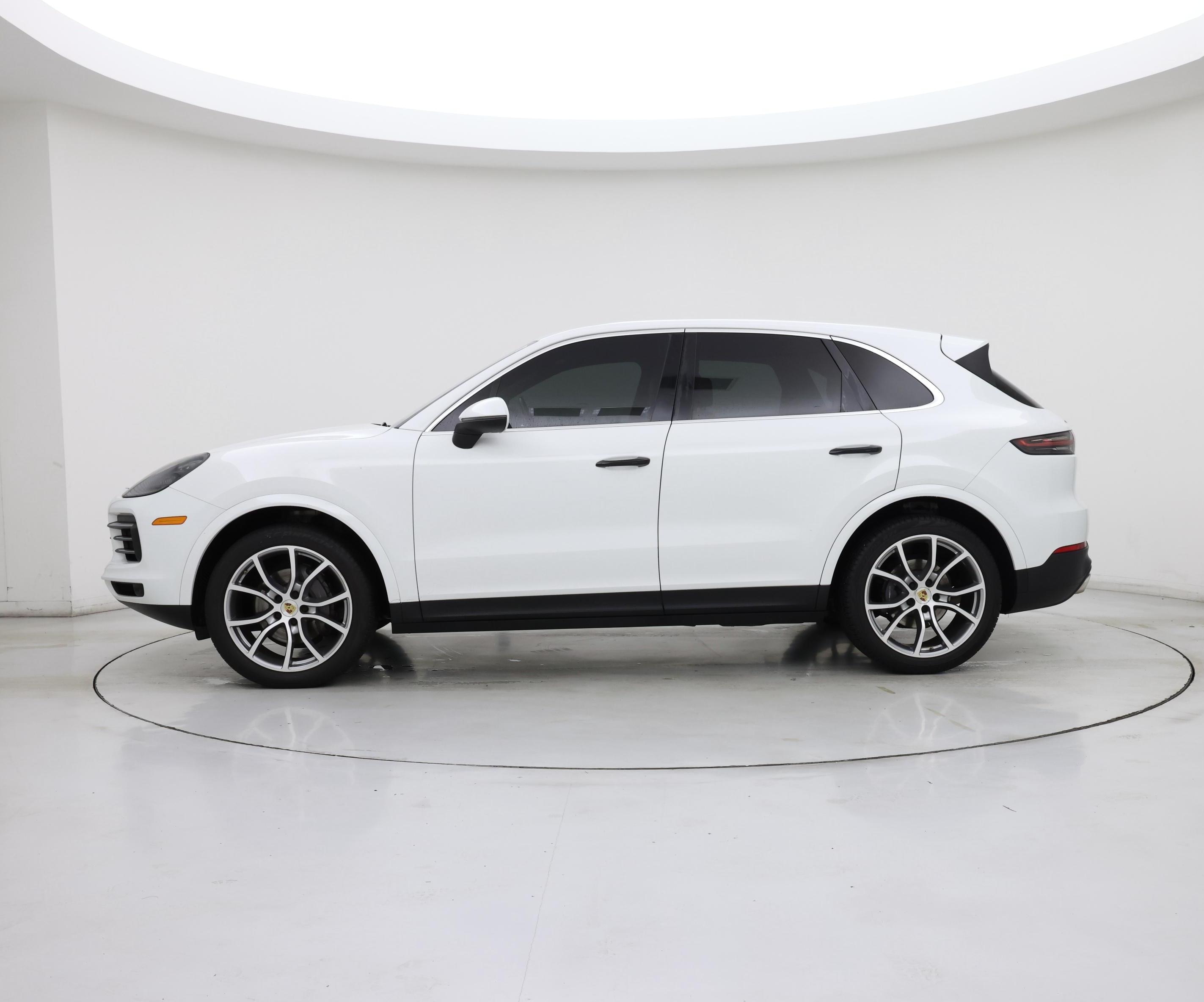 Thumbnail: 2019 Porsche Cayenne - 3