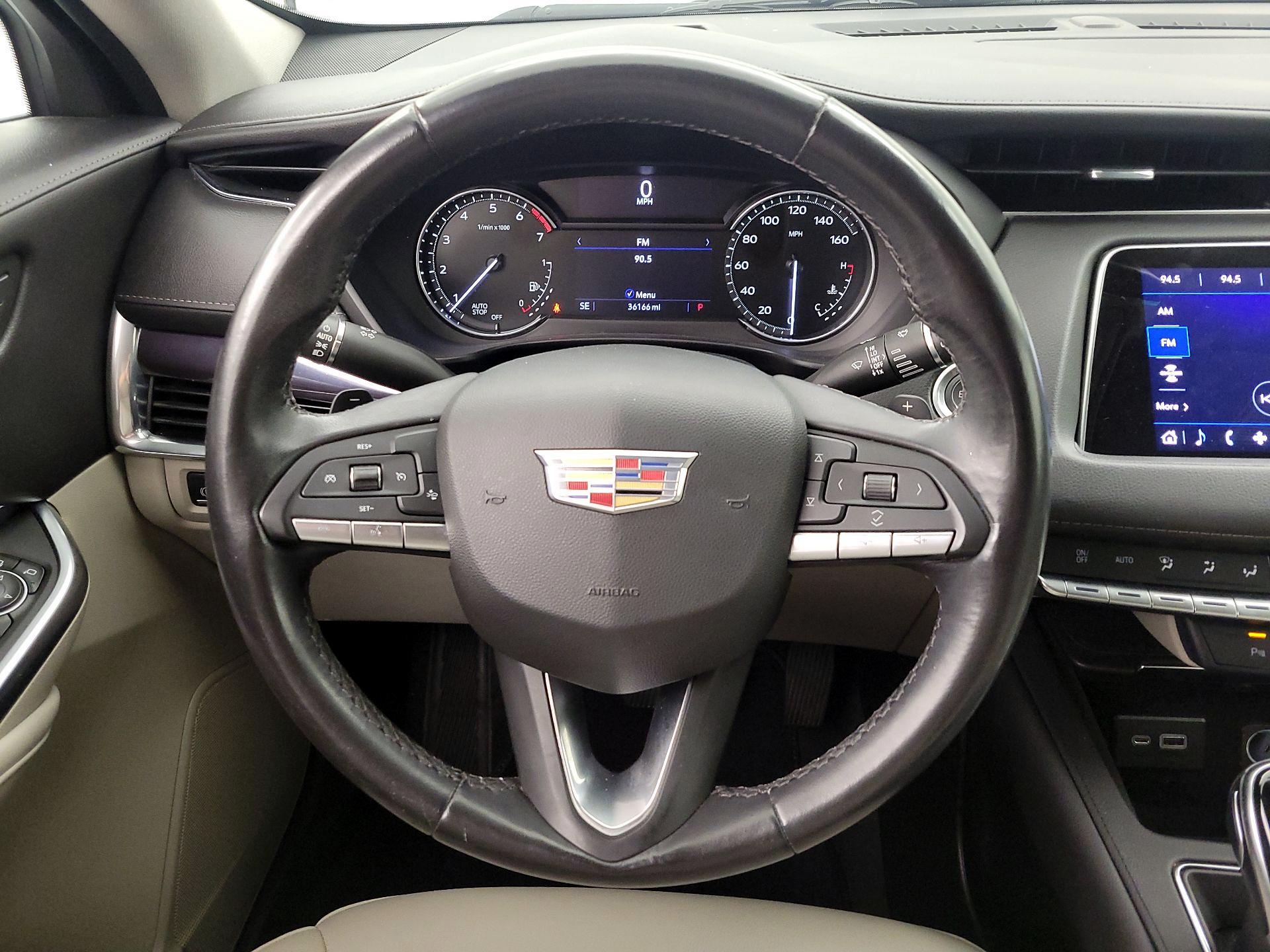 Thumbnail: 2022 Cadillac XT4 - 10