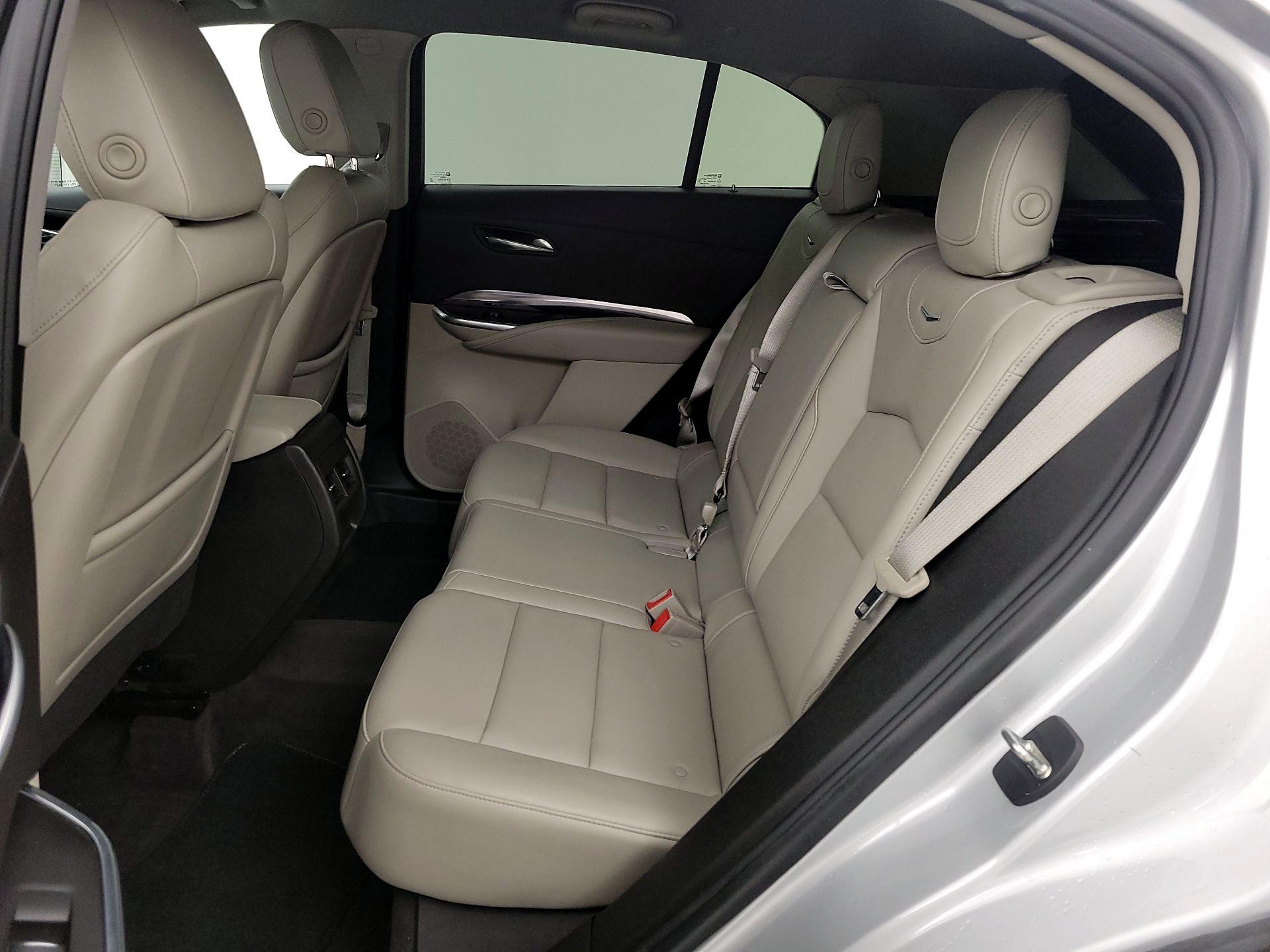 Thumbnail: 2022 Cadillac XT4 - 19