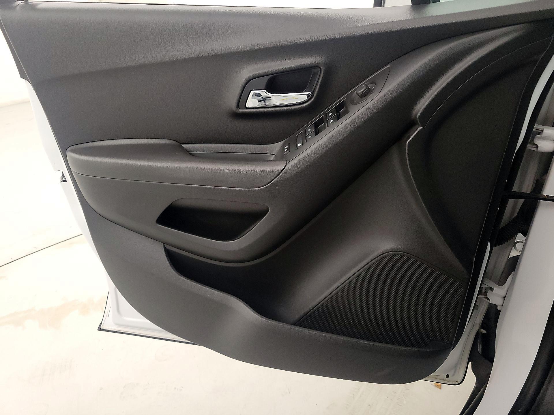 Thumbnail: 2020 Chevrolet Trax - 12