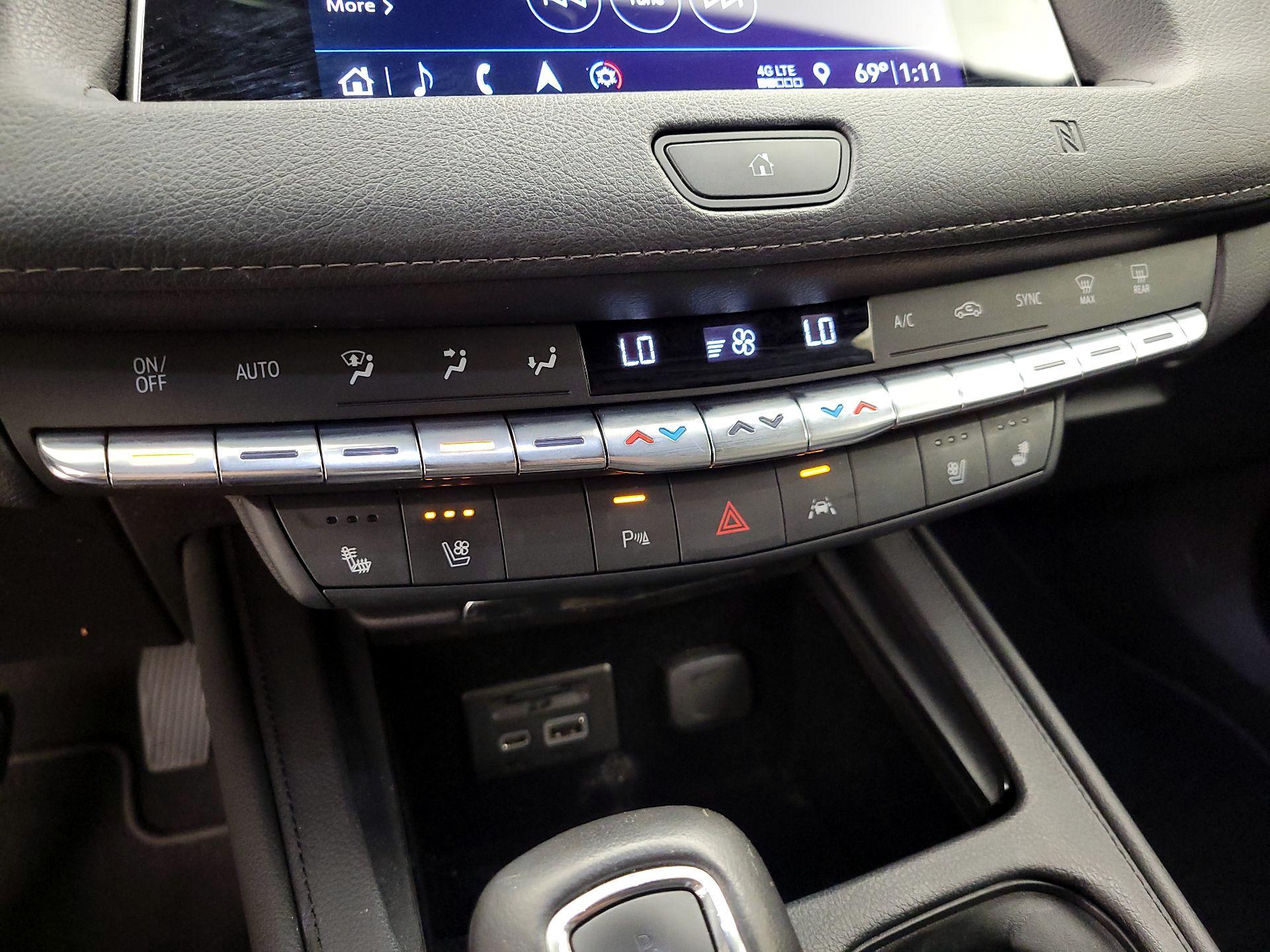 Thumbnail: 2019 Cadillac XT4 - 17