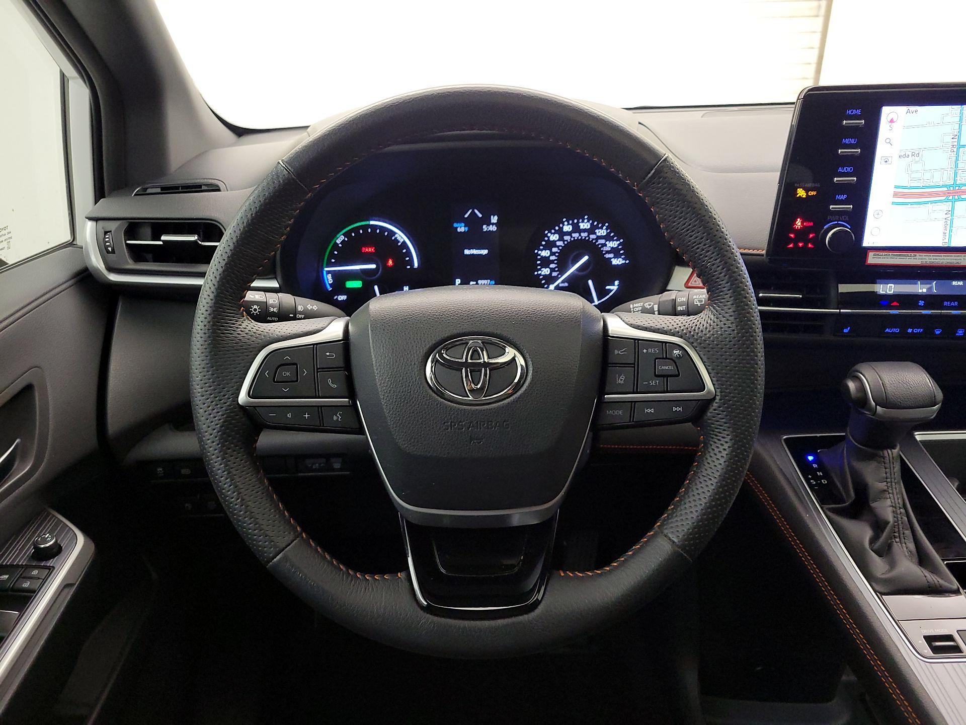 Thumbnail: 2022 Toyota Sienna - 10