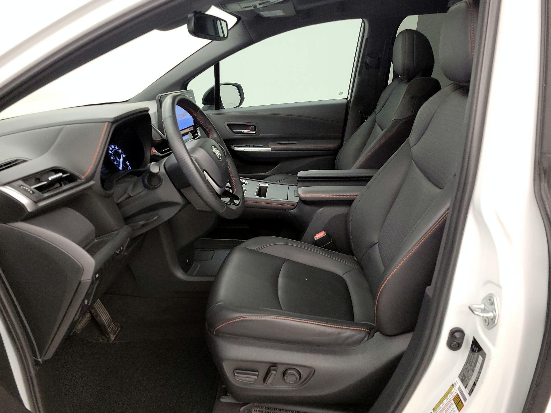 Thumbnail: 2022 Toyota Sienna - 11