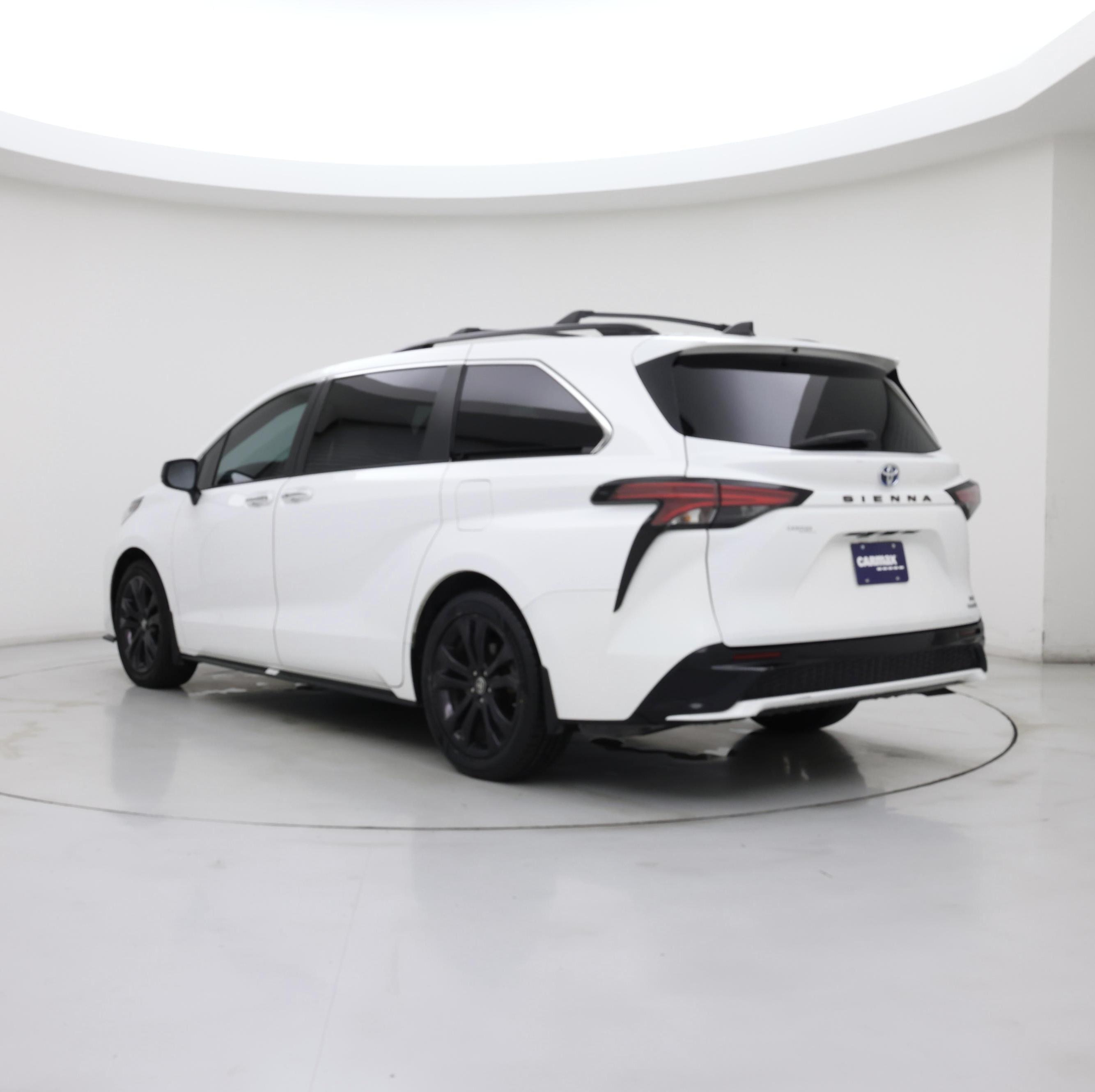 Thumbnail: 2022 Toyota Sienna - 2