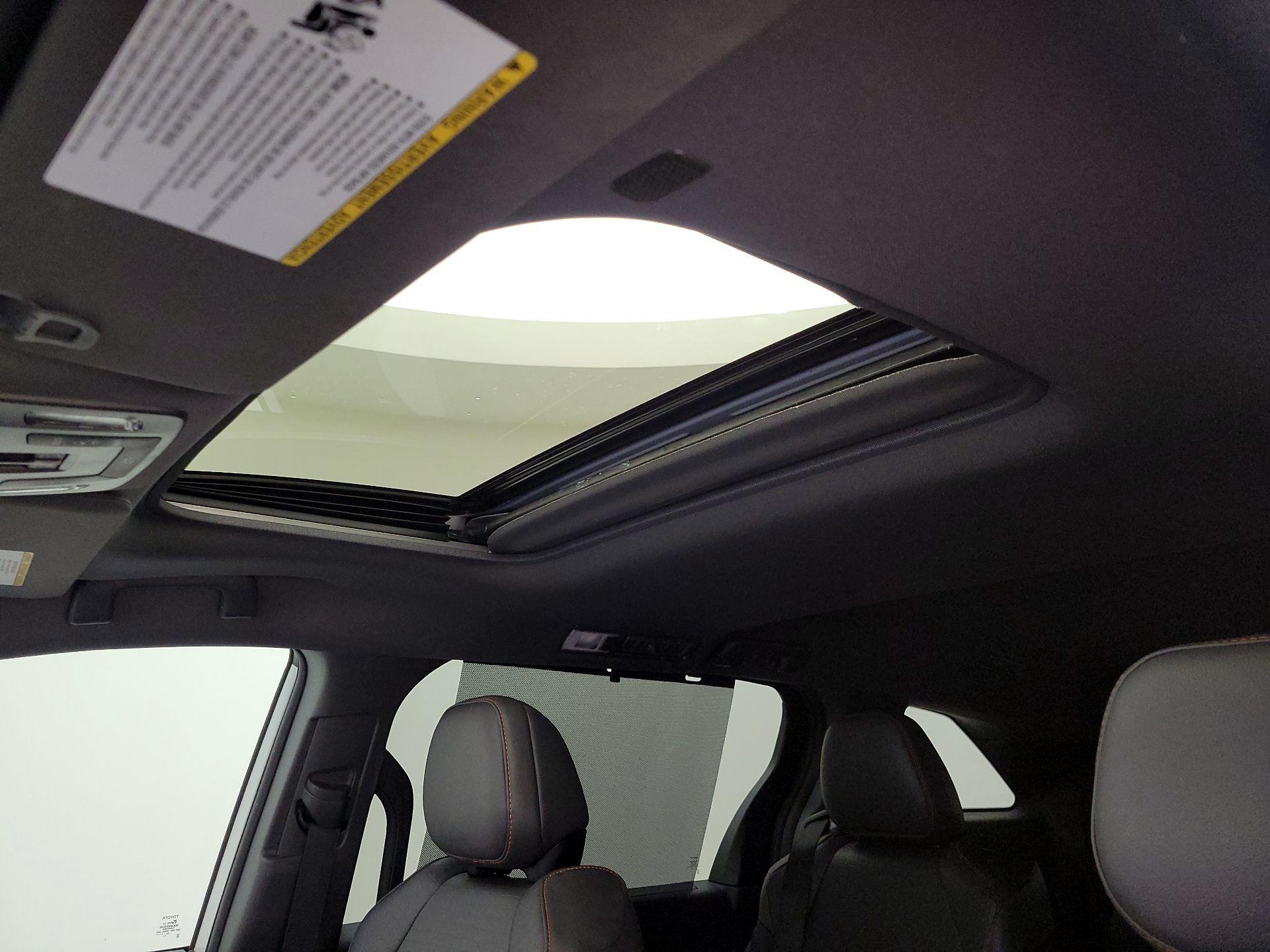 Thumbnail: 2022 Toyota Sienna - 20