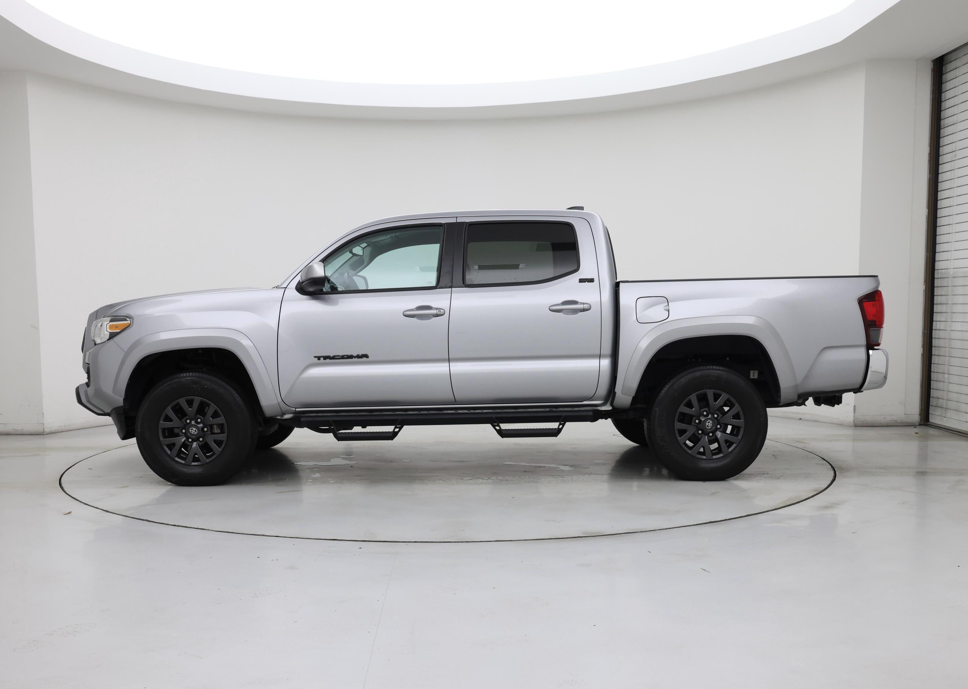 Thumbnail: 2021 Toyota Tacoma - 3
