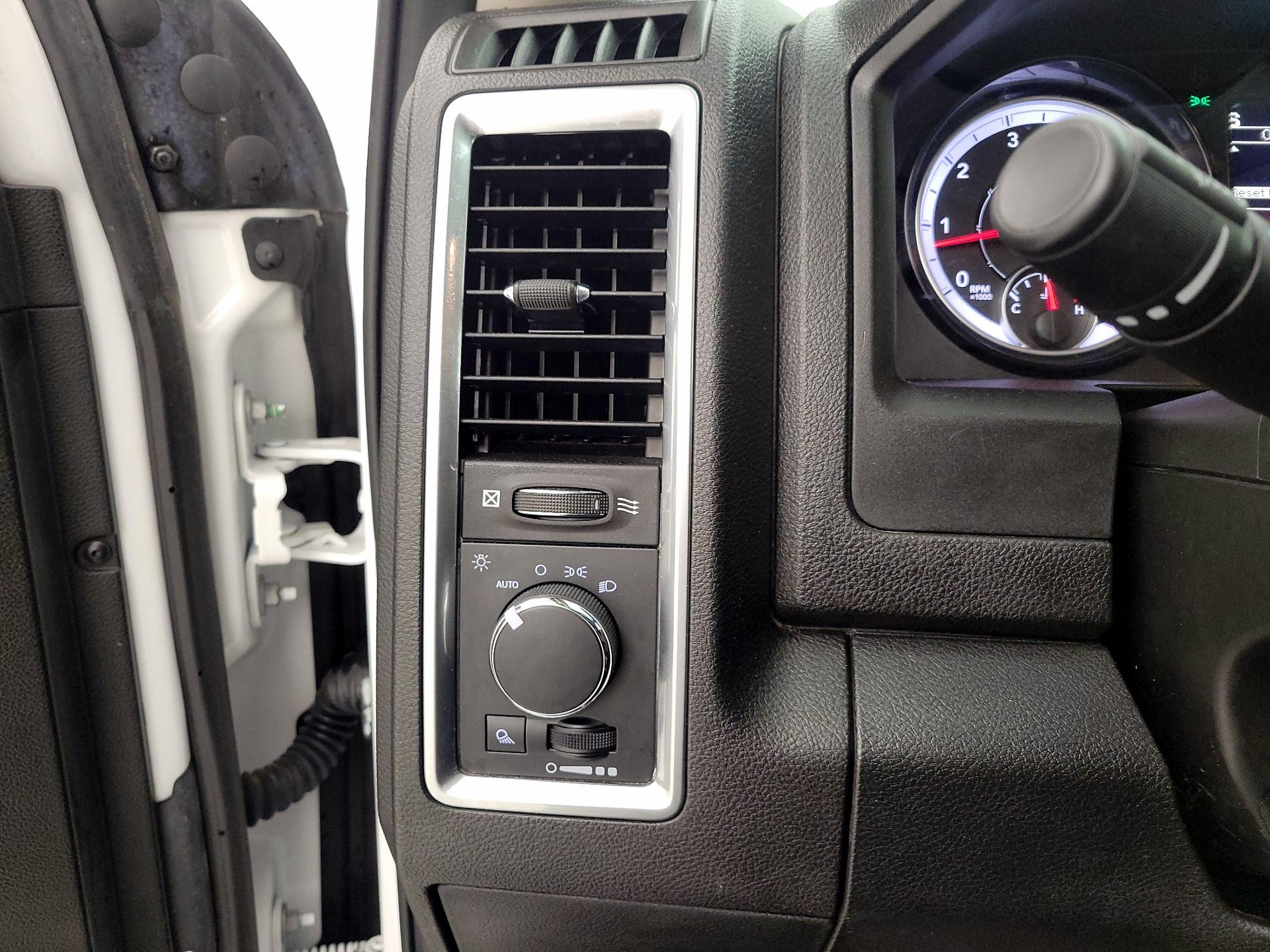 Thumbnail: 2022 RAM 1500 Classic - 13