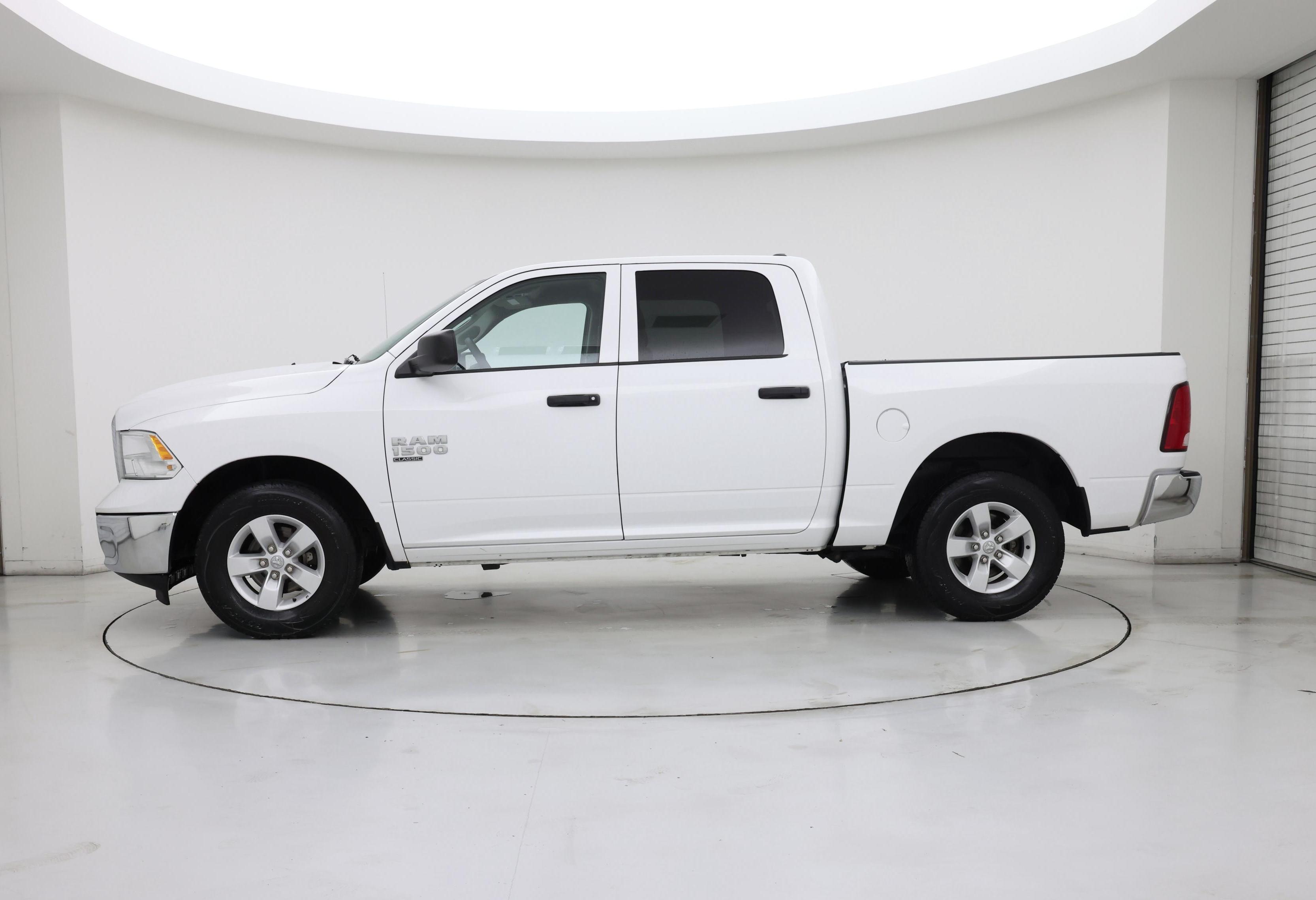 Thumbnail: 2022 RAM 1500 Classic - 3