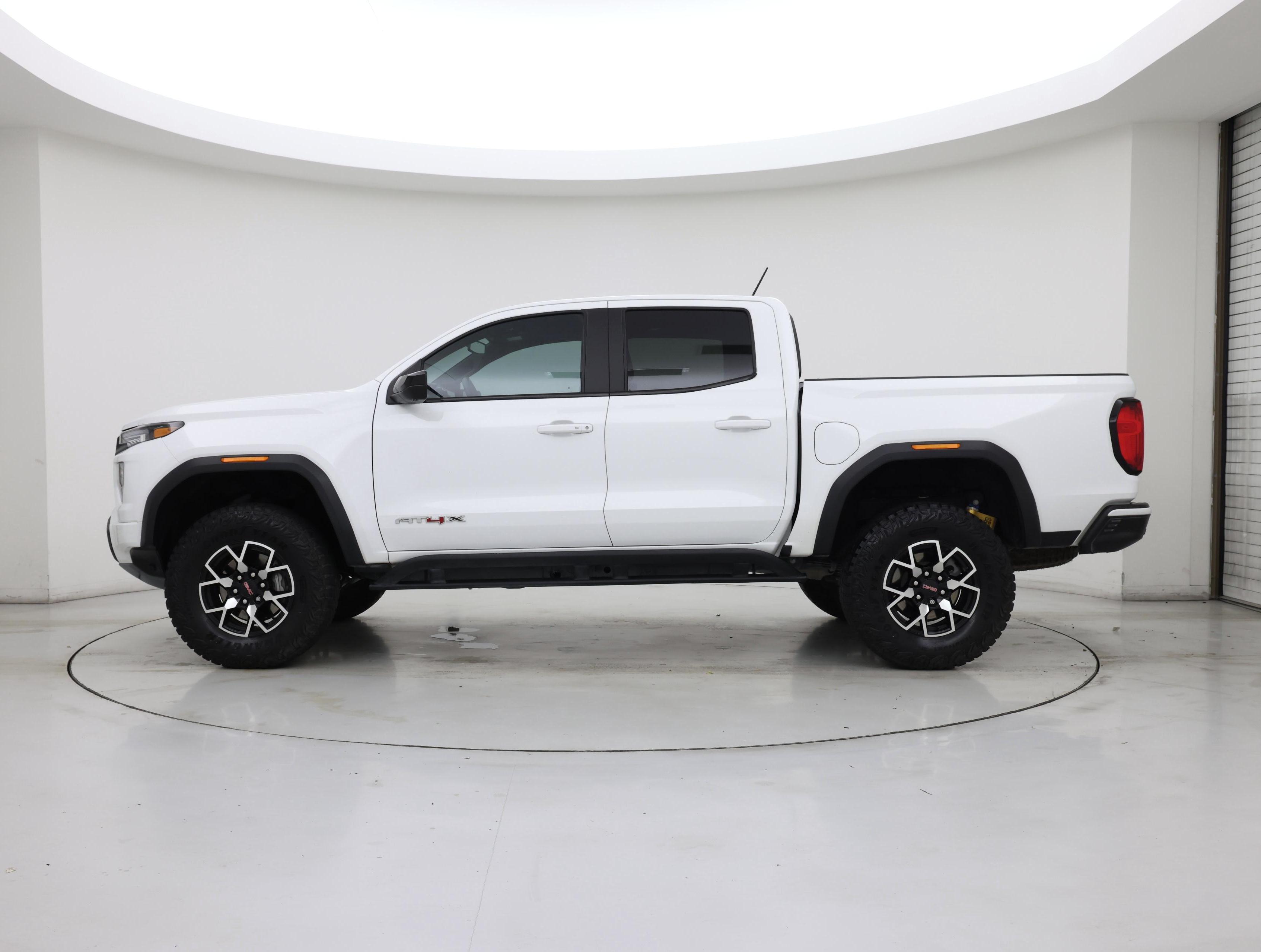 Thumbnail: 2023 GMC Canyon - 3