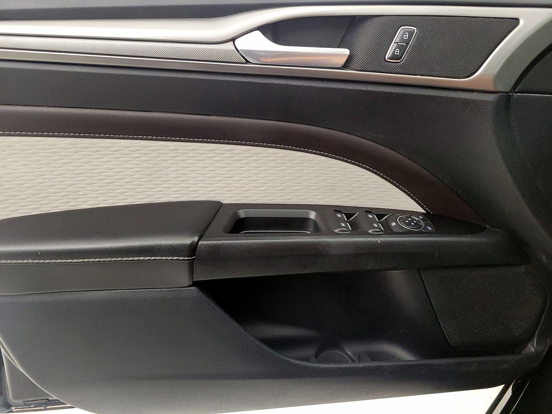 Thumbnail: 2020 Ford Fusion - 12