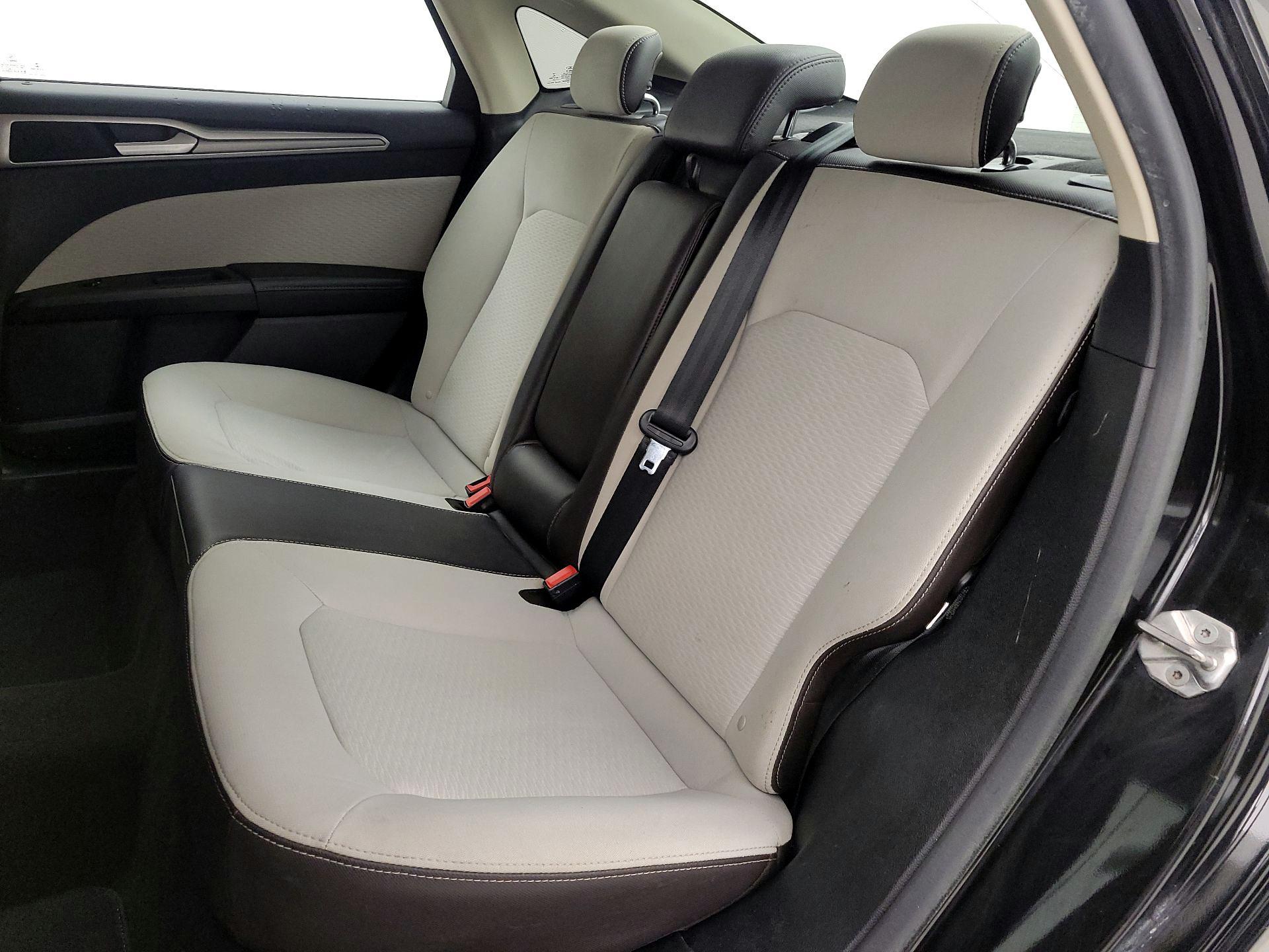 Thumbnail: 2020 Ford Fusion - 19