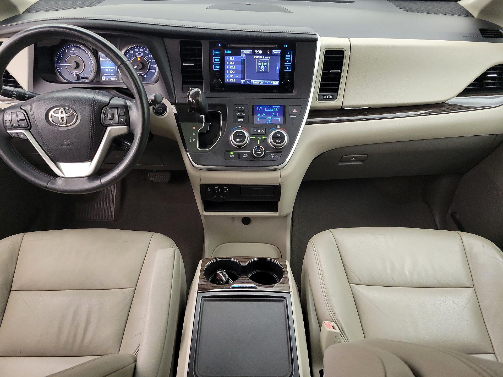 Thumbnail: 2015 Toyota Sienna - 9
