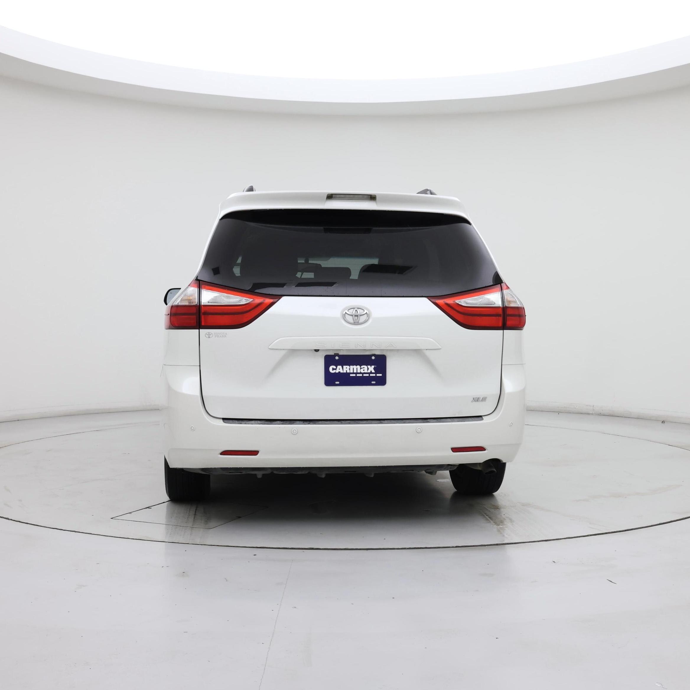 Thumbnail: 2015 Toyota Sienna - 6