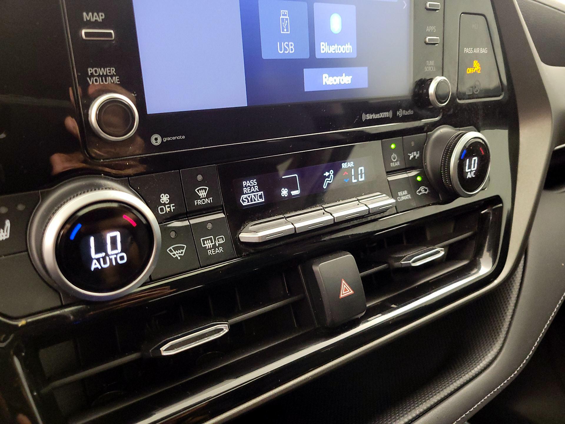 Thumbnail: 2021 Toyota Highlander - 16