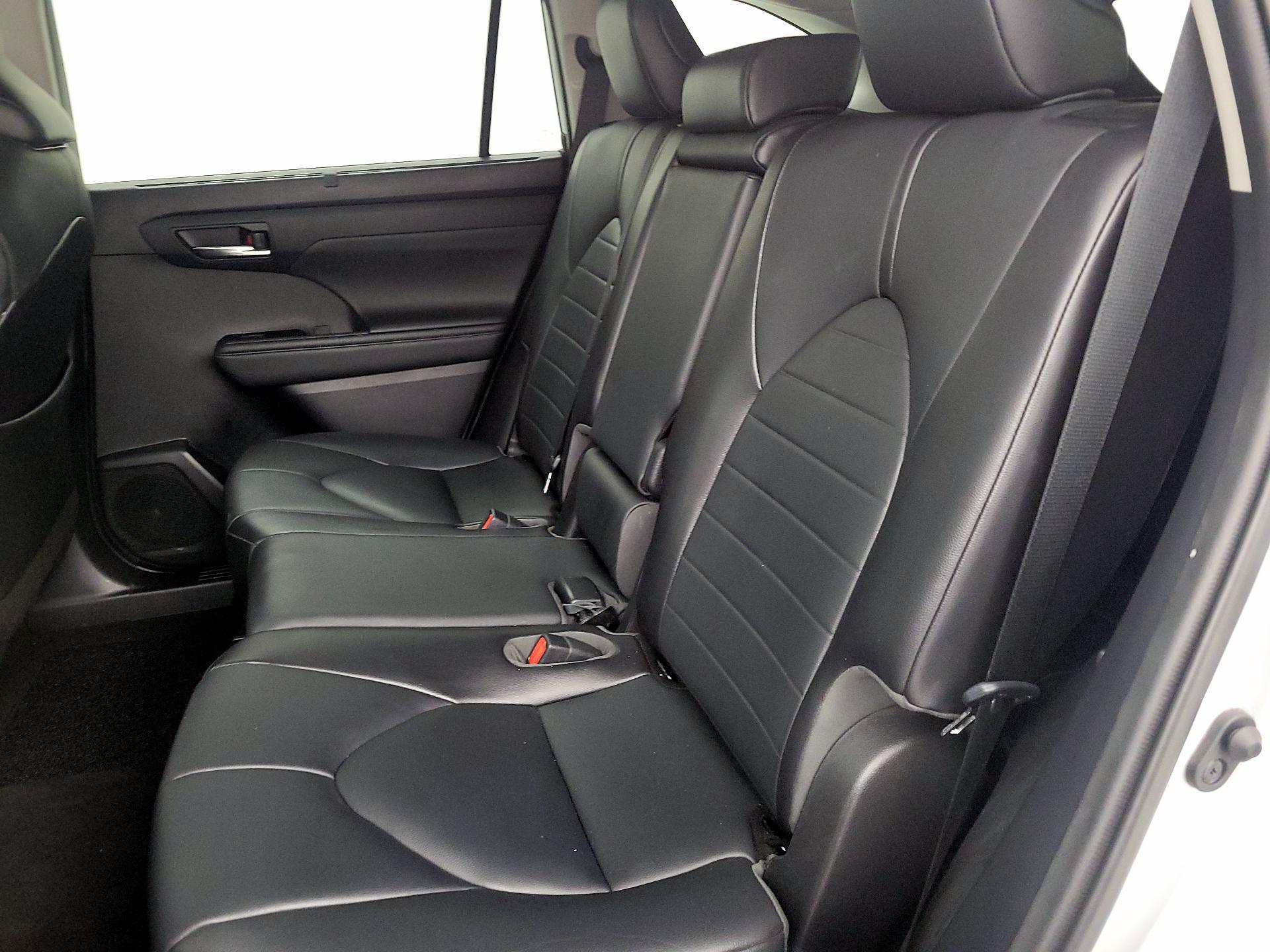 Thumbnail: 2021 Toyota Highlander - 20